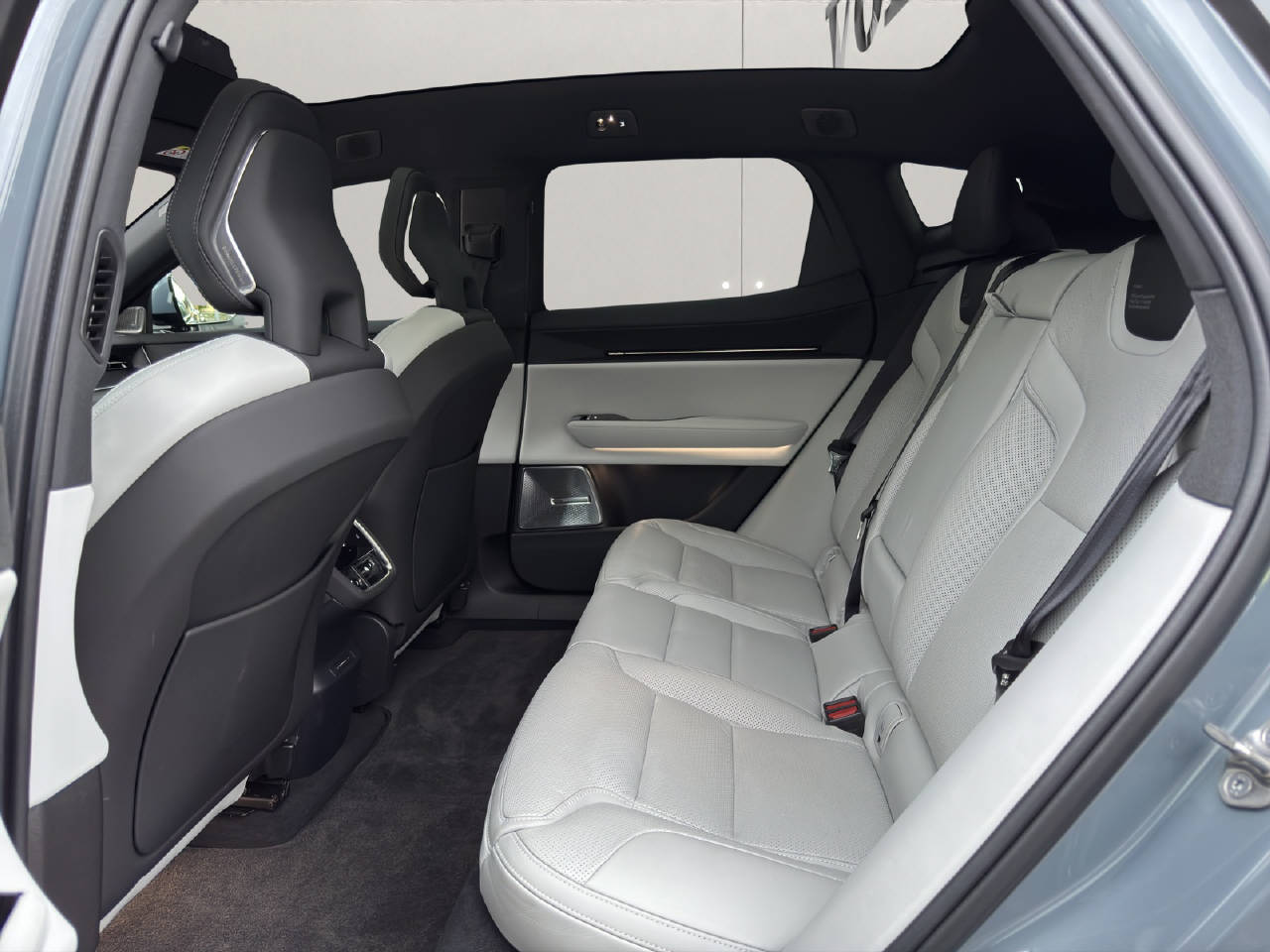 POLESTAR 3 Long Range Dual Motor Plus Performance-image-9