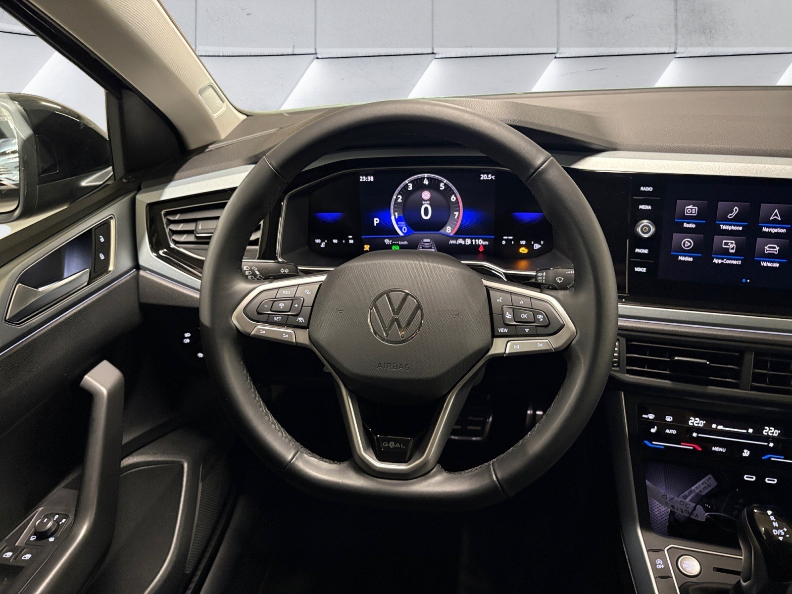 VW Taigo 1.0 TSI Life DSG / Caméra de recul / AppleCarPlay/ Garantie 5 ans ou 100'000 kms-image-9