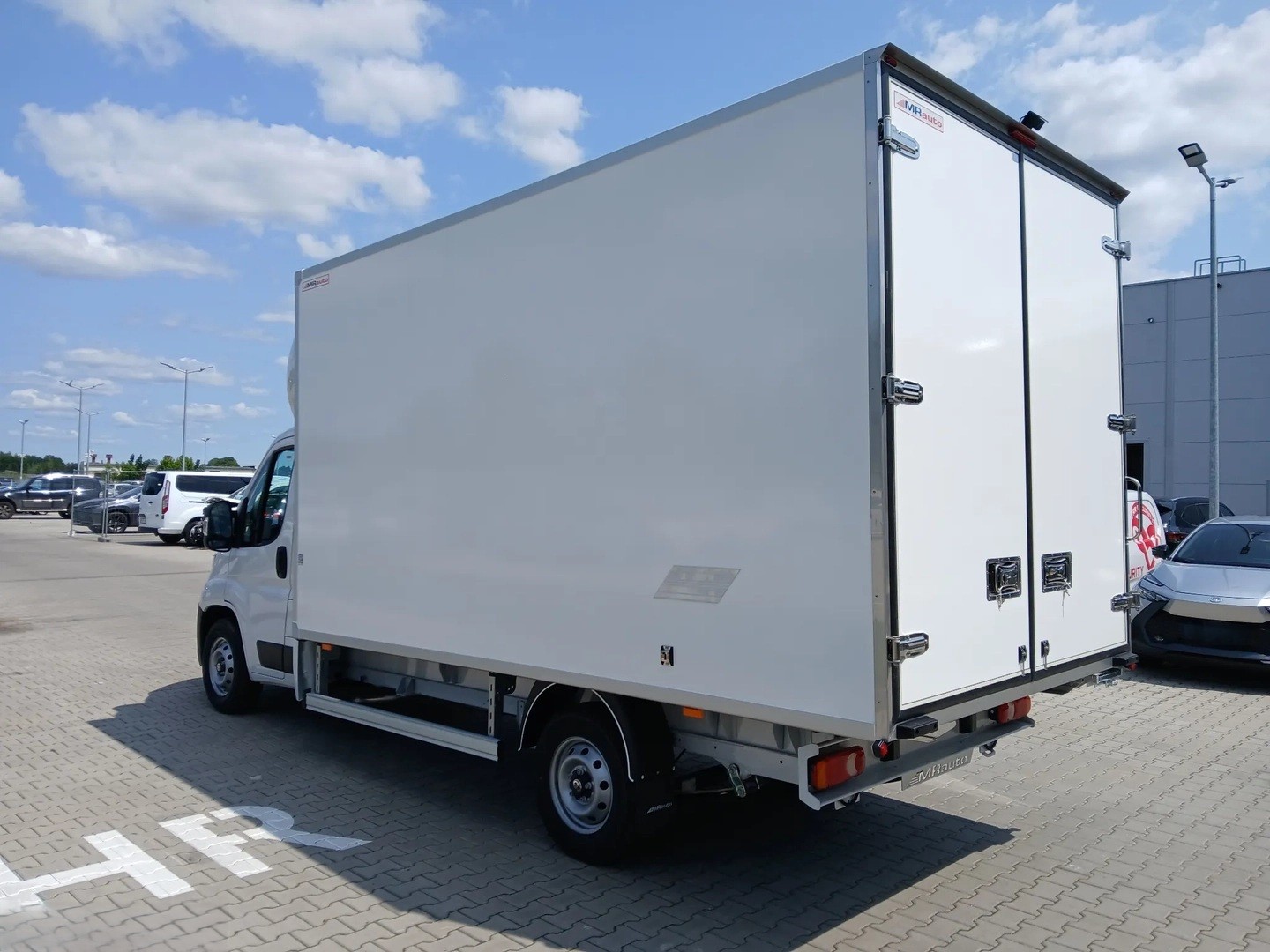 TOYOTA Proace MAX 2.2D Kofferumbau HD Active 3,5t L3H1-image-4