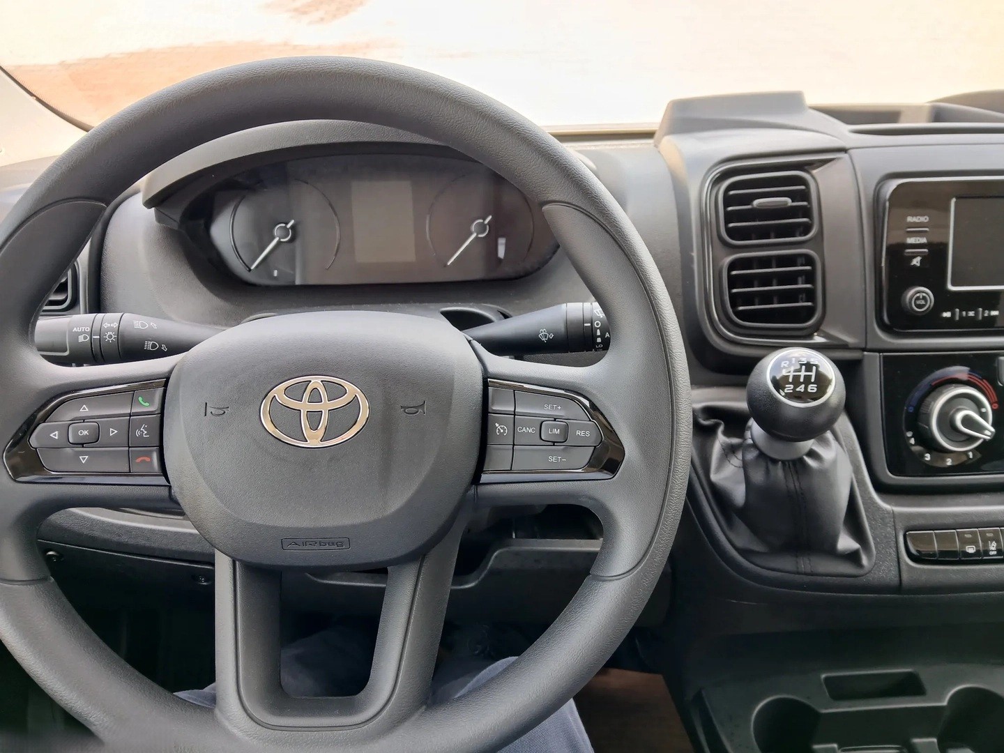 TOYOTA Proace MAX 2.2D Kofferumbau HD Active 3,5t L3H1-image-5