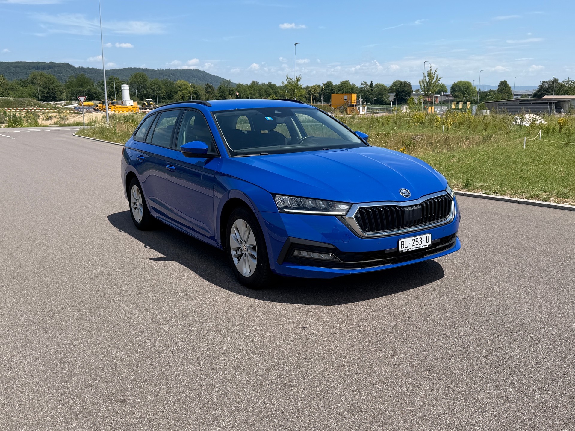 SKODA Octavia Combi 2.0 TDI DSG Ambition-showroom-element-3