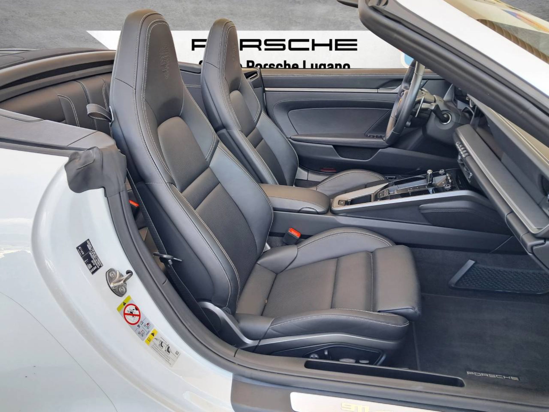 PORSCHE 911 Carrera Cabriolet (MY24)-image-14
