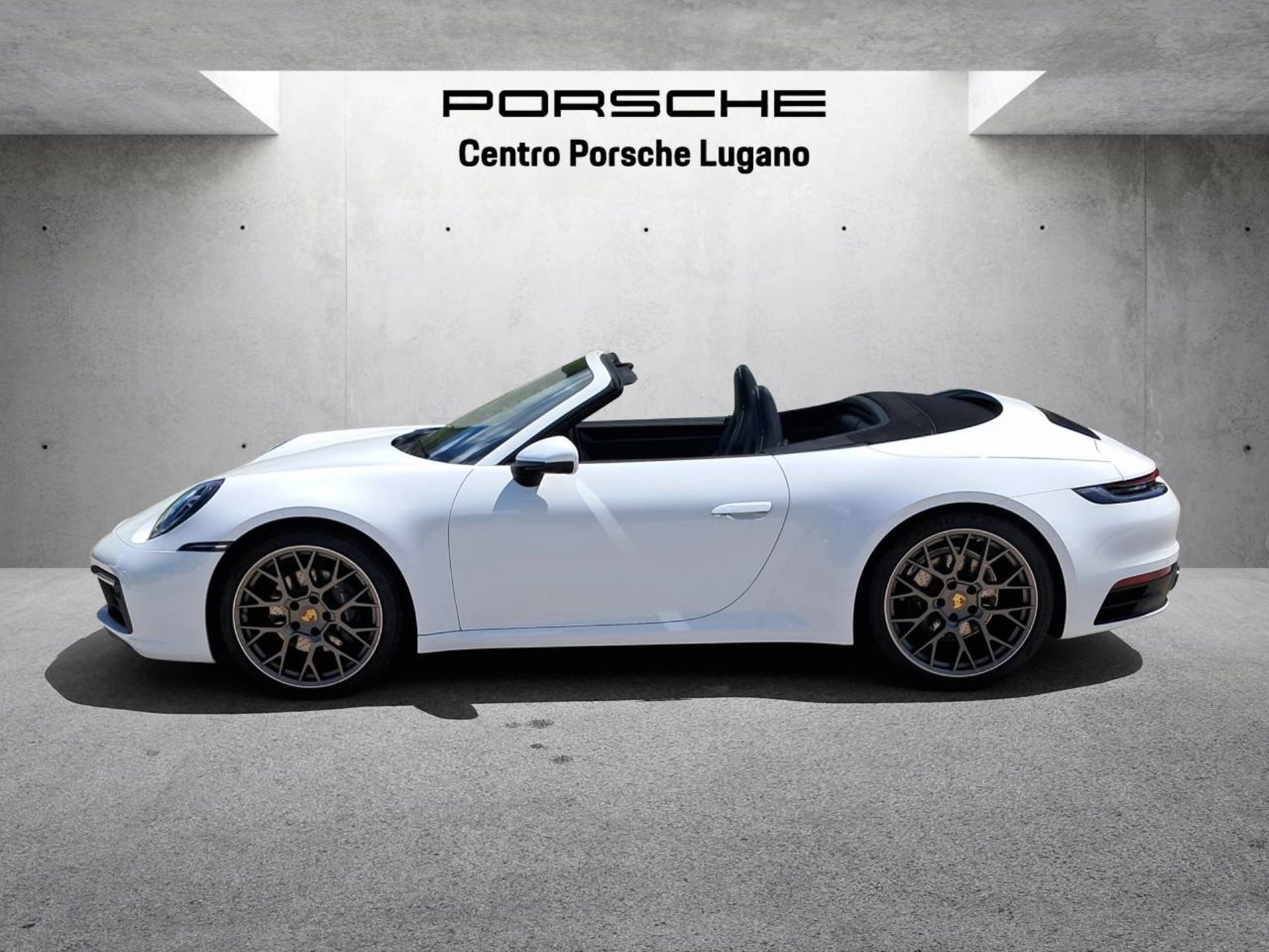 PORSCHE 911 Carrera Cabriolet (MY24)-showroom-element-1