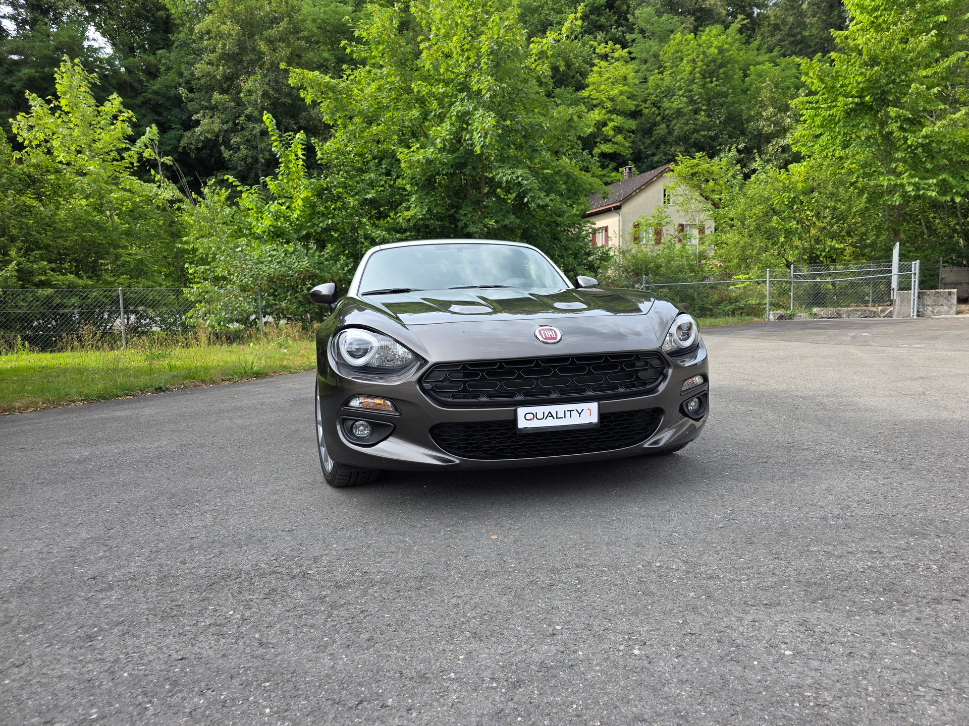 FIAT 124 Spider 1.4 TB Swiss Launch Edition-showroom-element-1