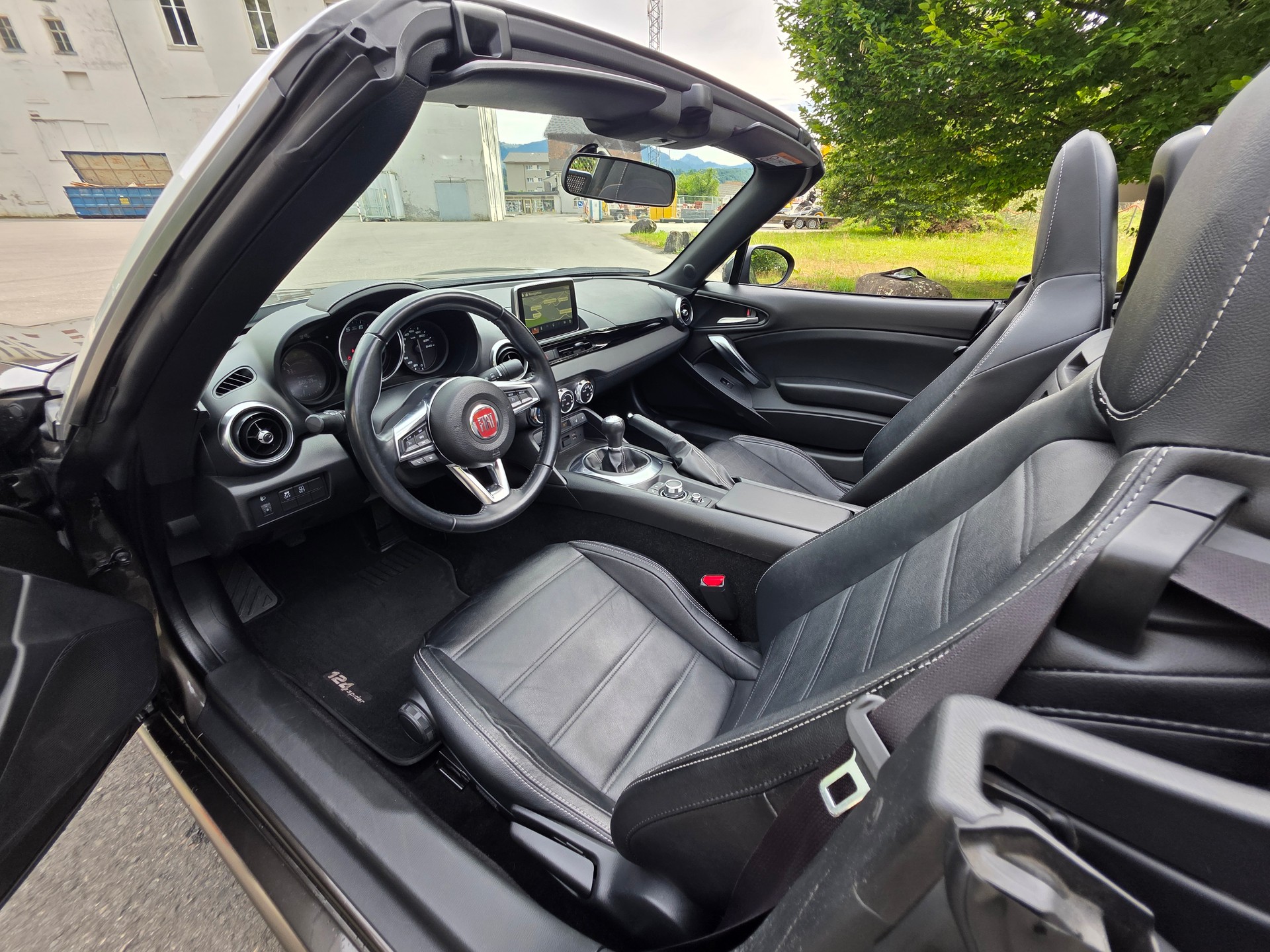FIAT 124 Spider 1.4 TB Swiss Launch Edition-image-27