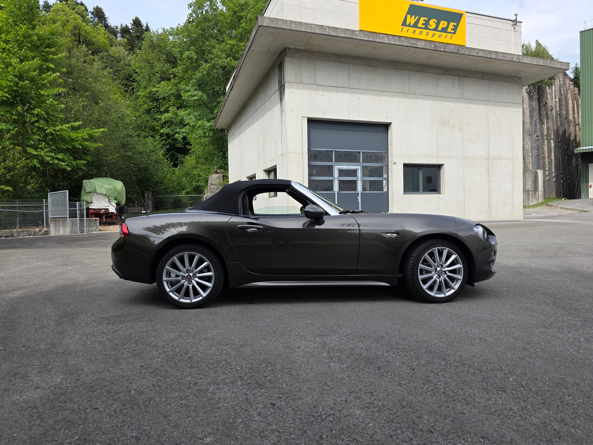 FIAT 124 Spider 1.4 TB Swiss Launch Edition-image-11
