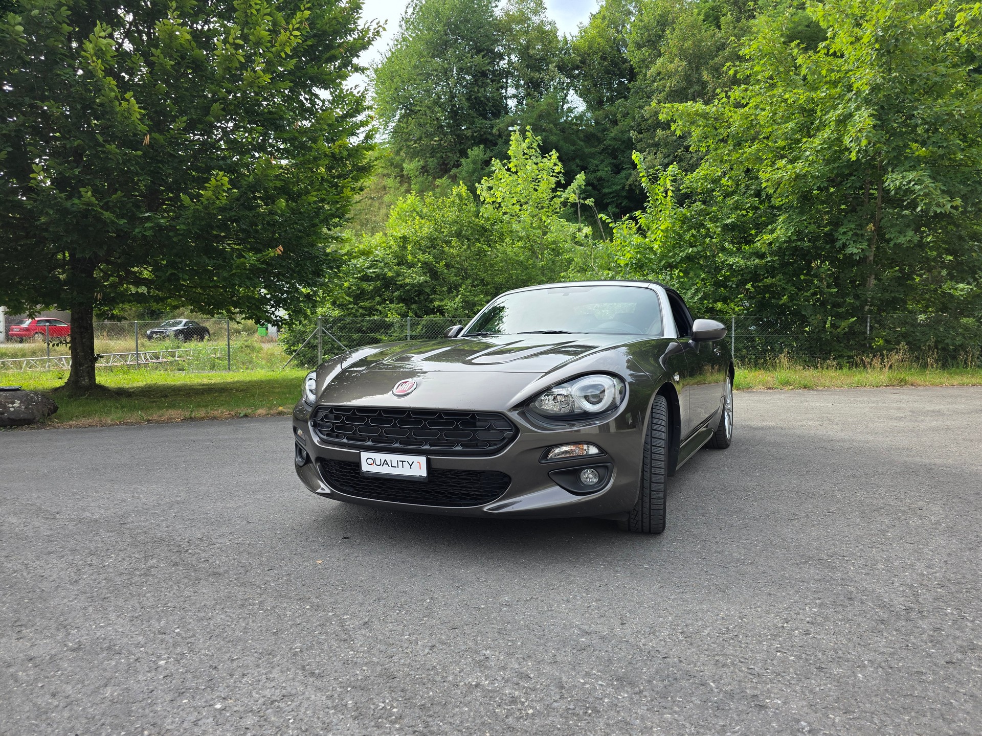 FIAT 124 Spider 1.4 TB Swiss Launch Edition-showroom-element-3