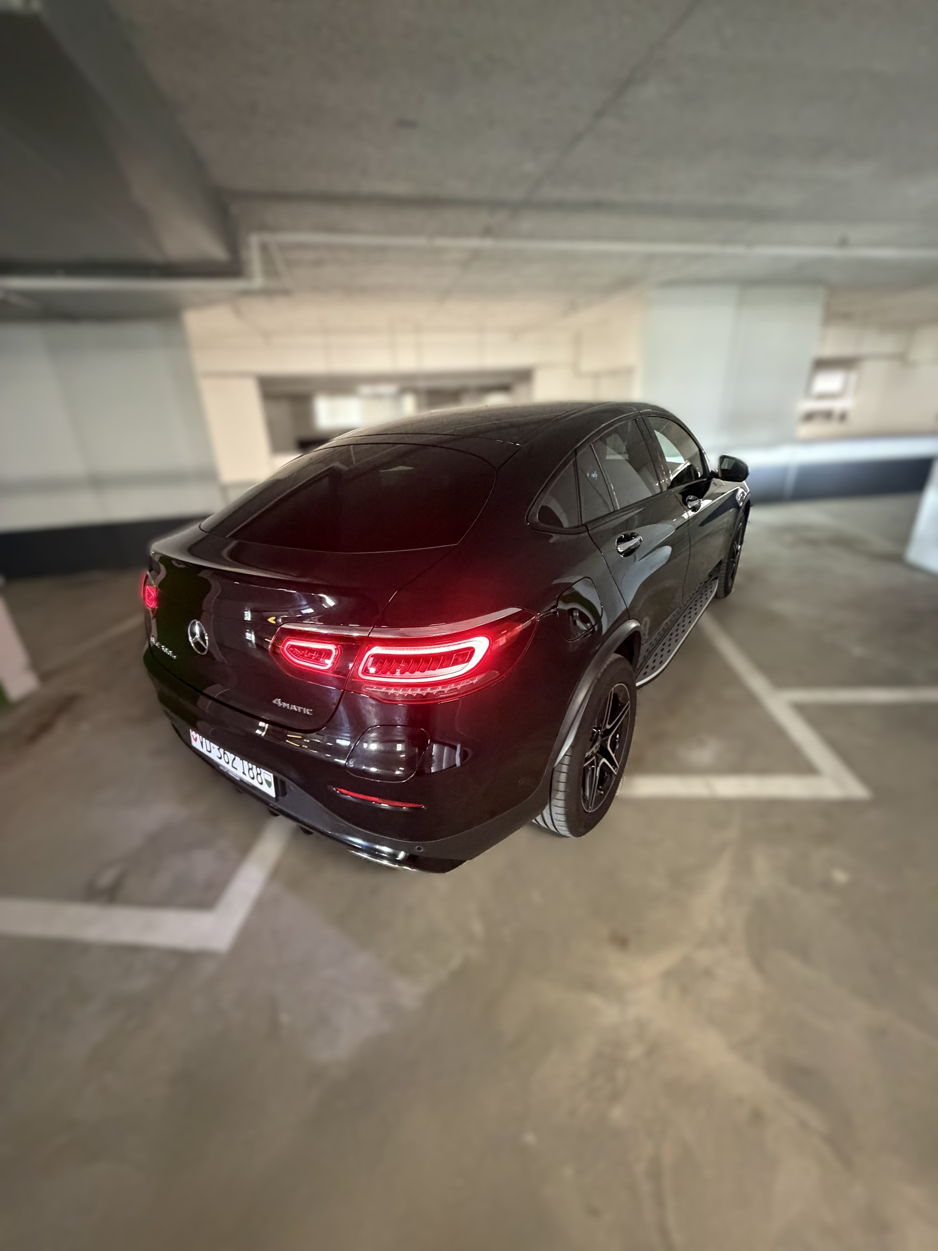 MERCEDES-BENZ GLC 300 e AMG Line 4m-image-16