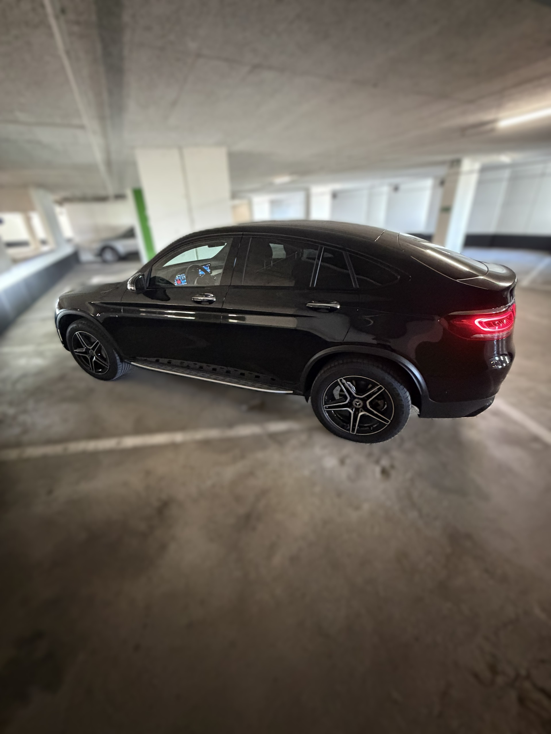 MERCEDES-BENZ GLC 300 e AMG Line 4m-image-14