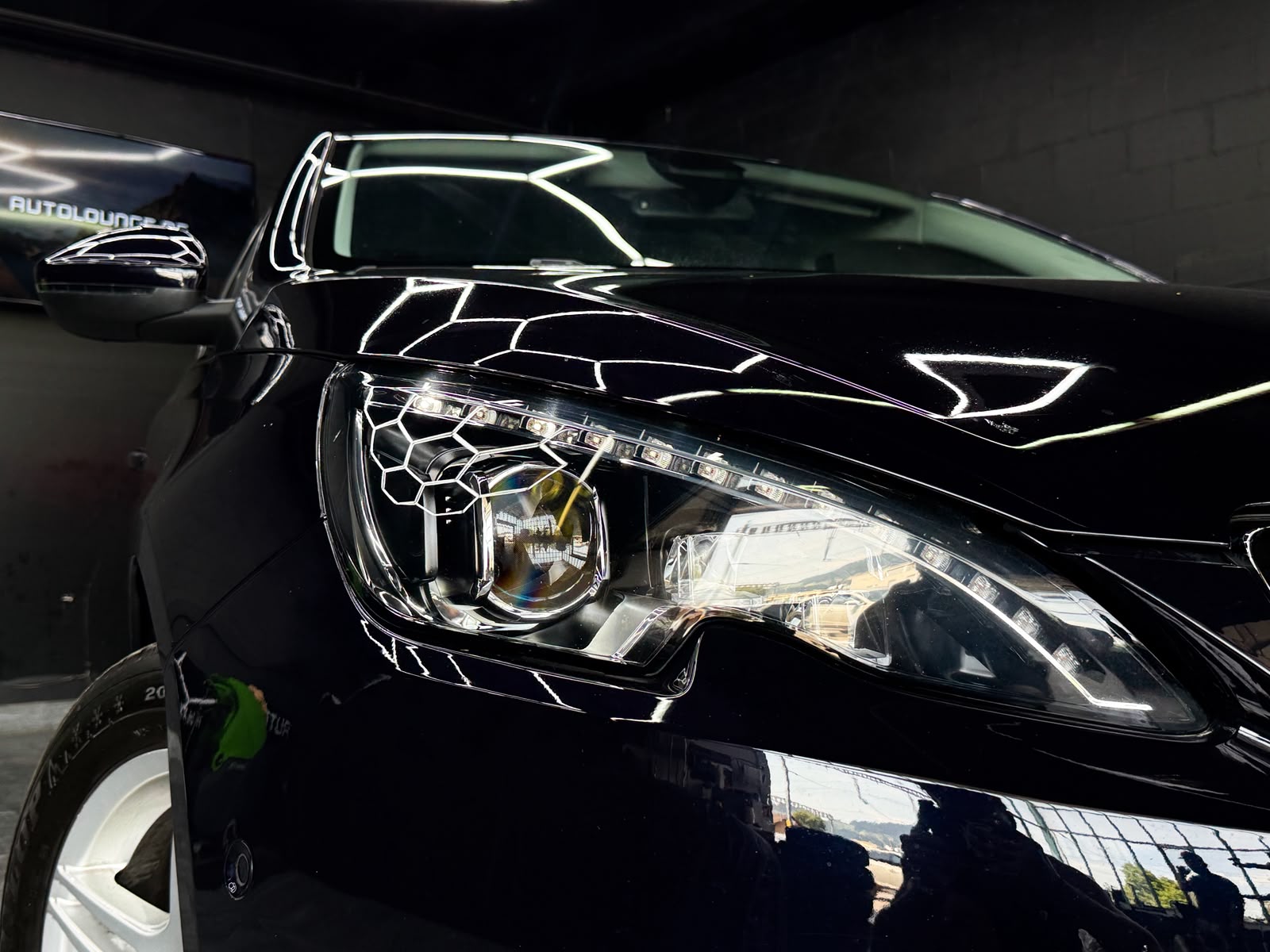 PEUGEOT 308 1.2 THP Automatic-showroom-element-3