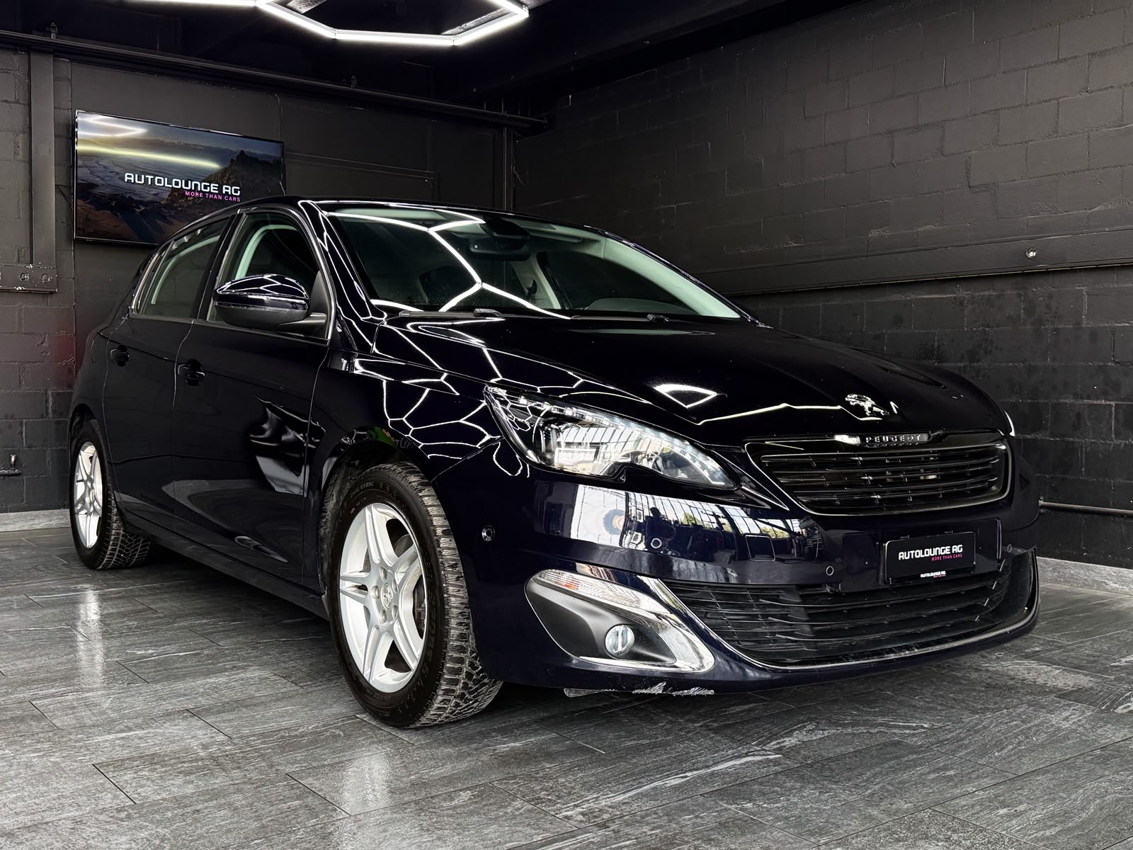 PEUGEOT 308 1.2 THP Automatic-showroom-element-1