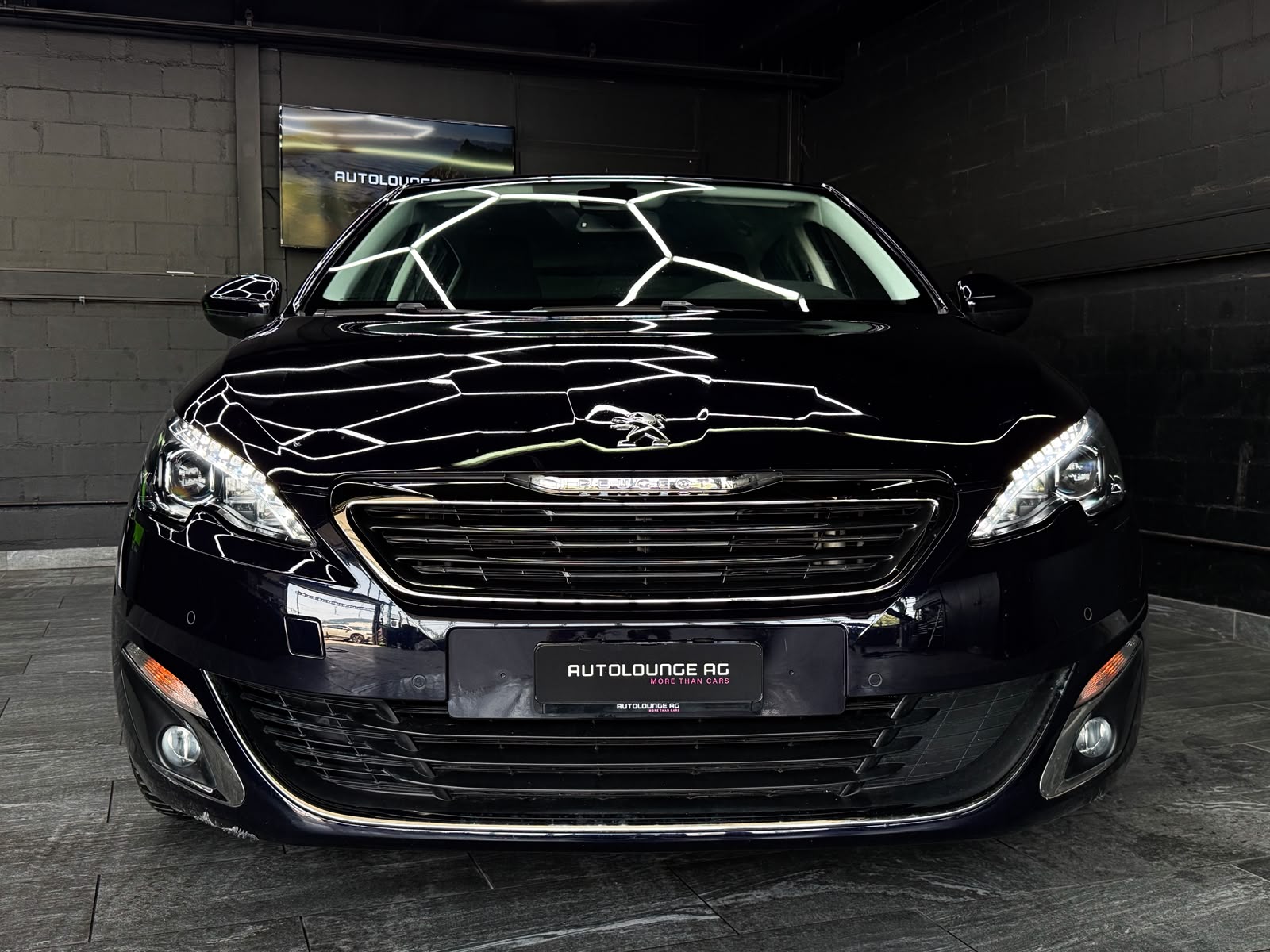 PEUGEOT 308 1.2 THP Automatic-showroom-element-2