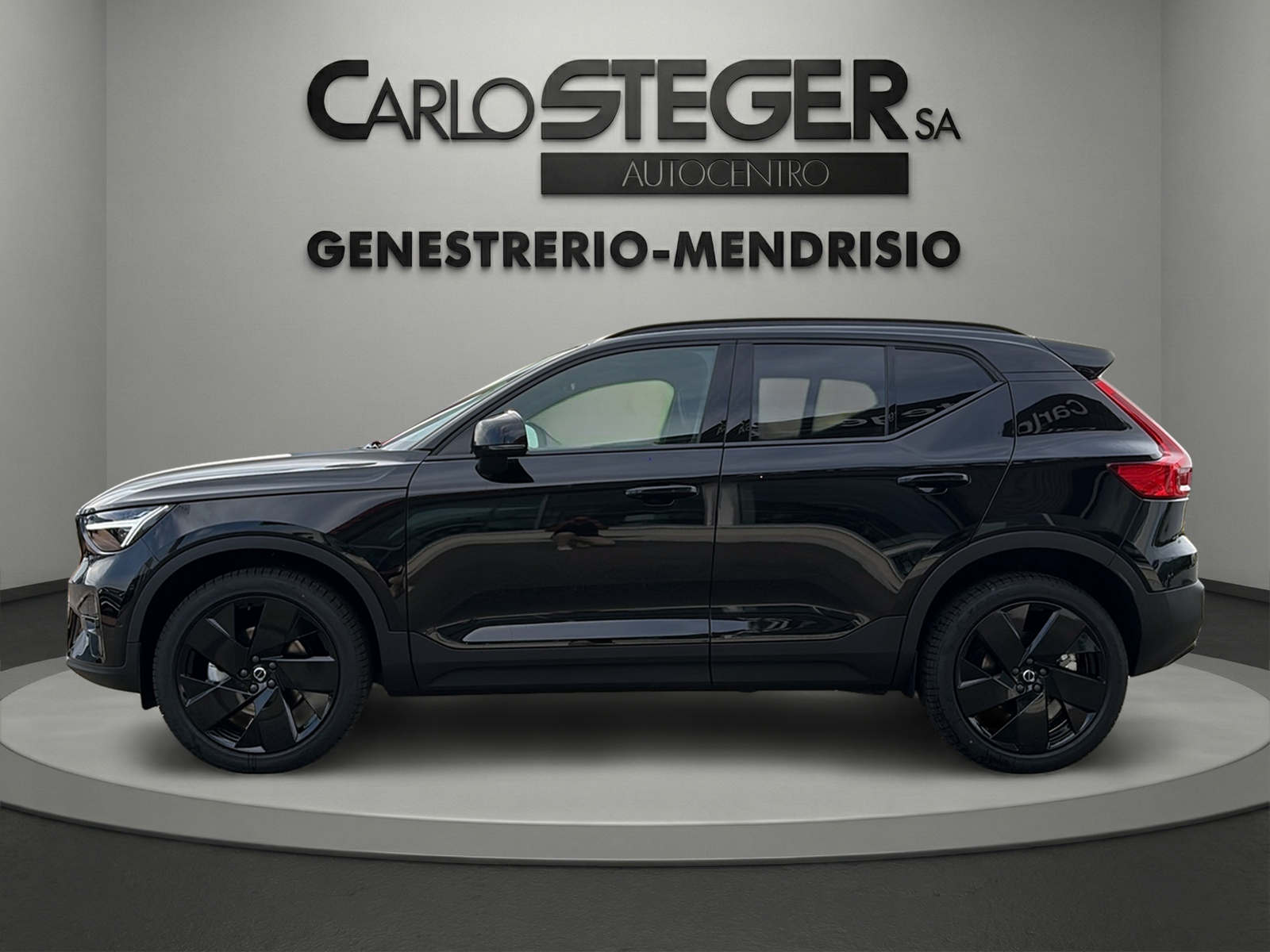 VOLVO XC40 B4 Benzin Mild Hybrid Ultra Black Edition DCT-showroom-element-3