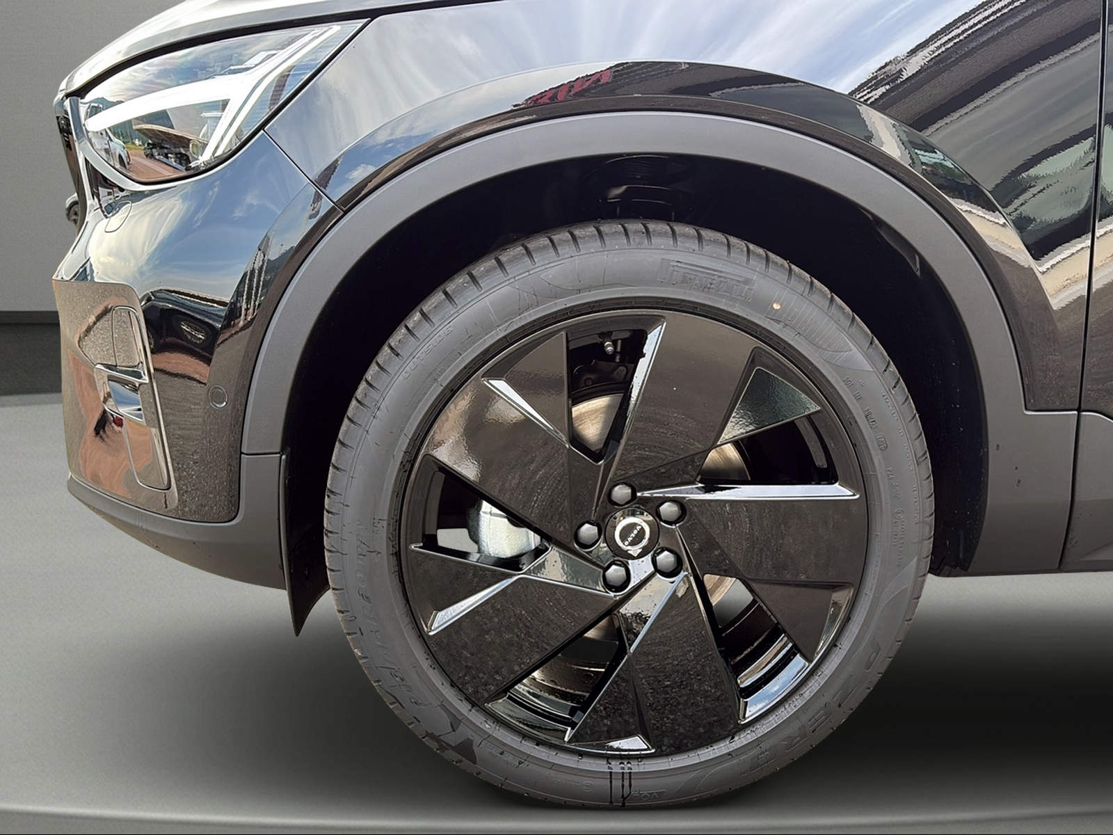 VOLVO XC40 B4 Benzin Mild Hybrid Ultra Black Edition DCT-showroom-element-2