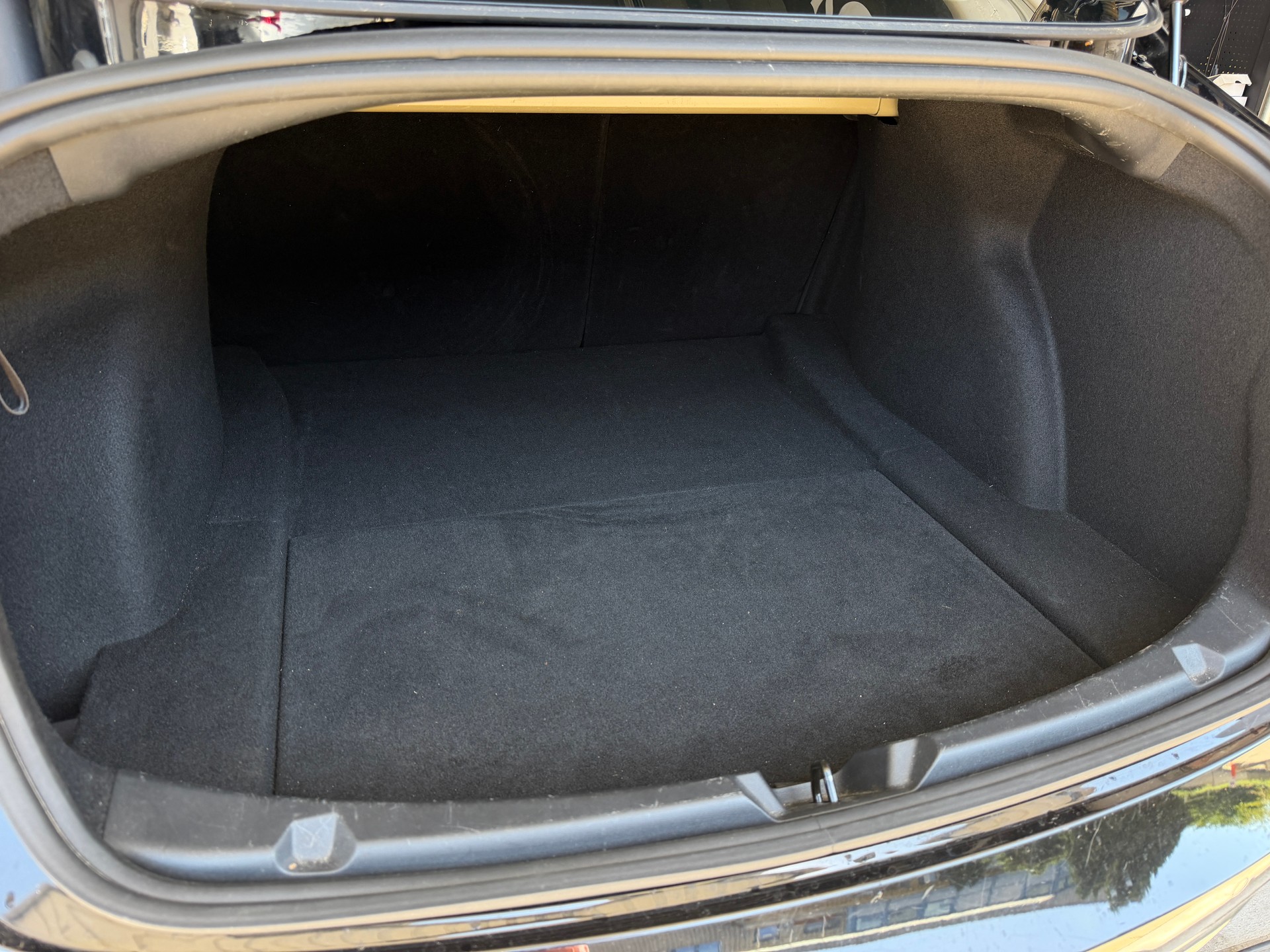 TESLA Model 3 Performance D-image-14