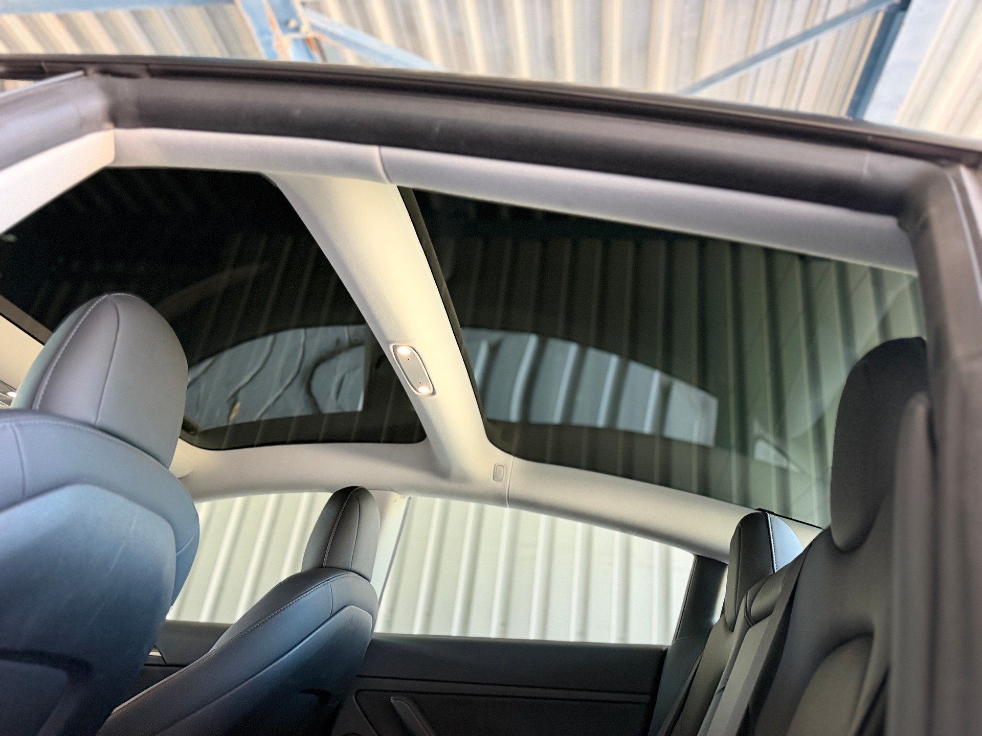 TESLA Model 3 Performance D-image-12