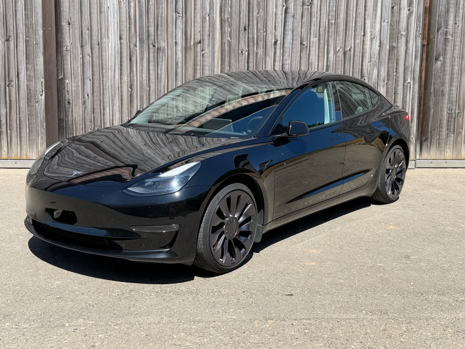 TESLA Model 3 Performance D-image-4