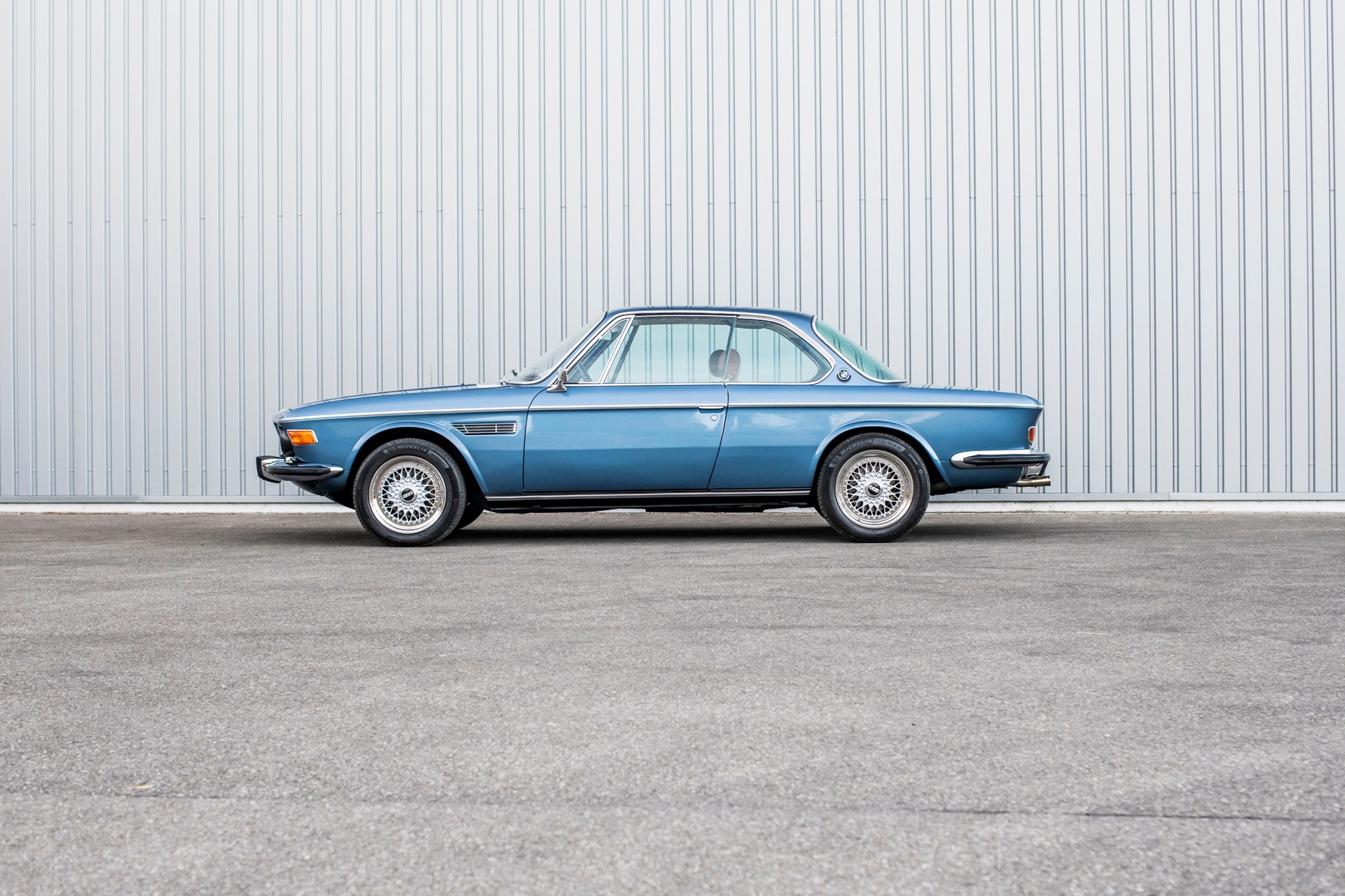 BMW CSI-image-1