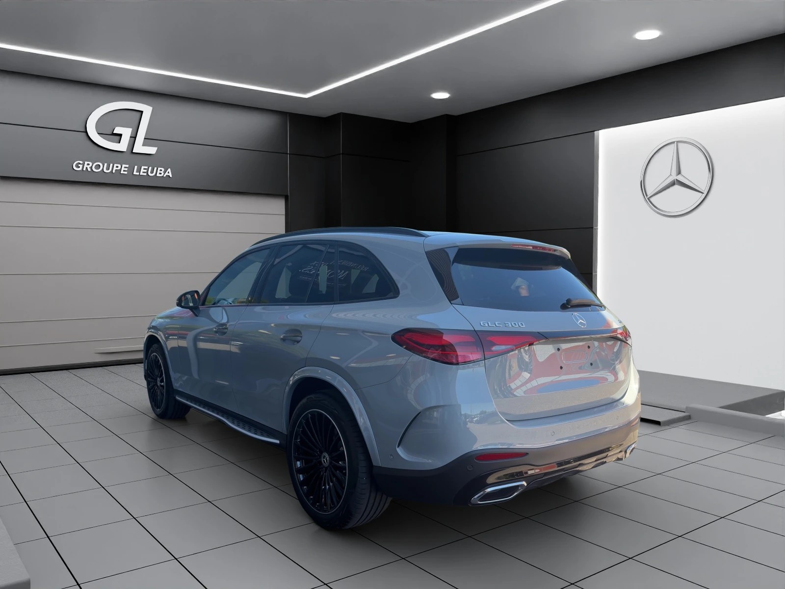 MERCEDES-BENZ GLC 300 4Matic 9G-Tronic-showroom-element-3