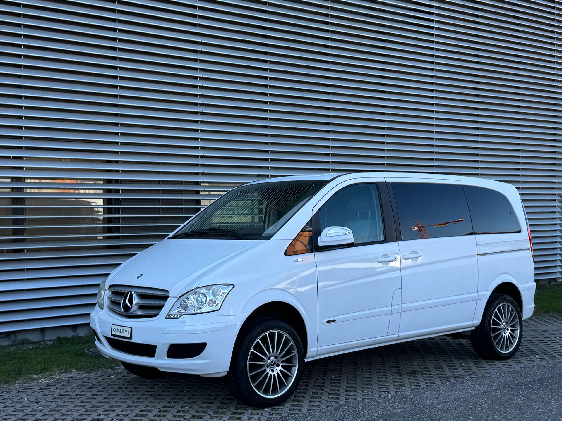 MERCEDES-BENZ Viano 2.2 CDI Blue Eff. Ambiente Ed. EL 4Matic A-image-7