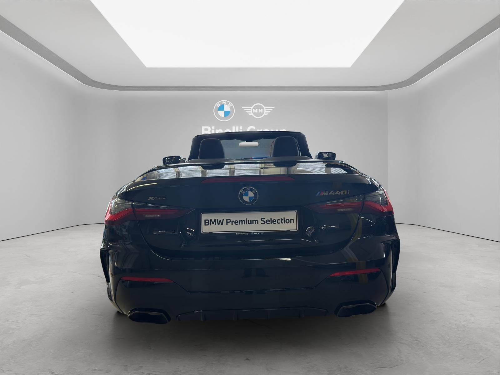 BMW M440i xDrive Cabrio-image-14