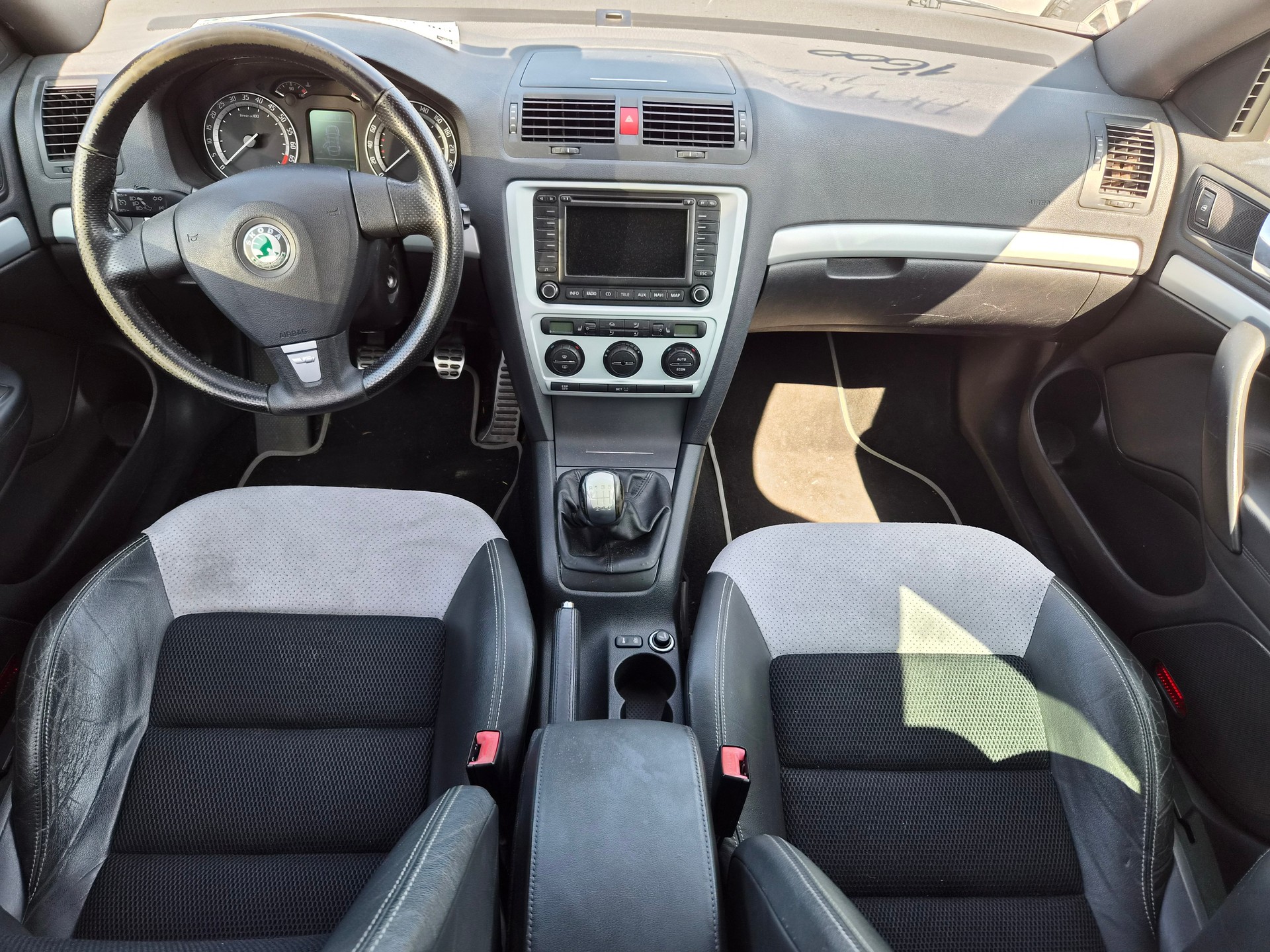SKODA Octavia 2.0 TFSI RS-image-7