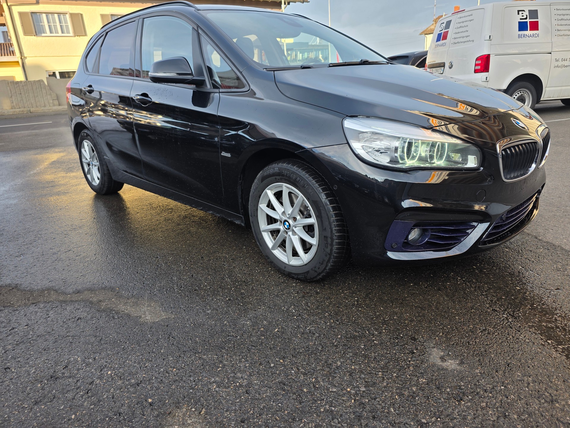 BMW 220d xDrive Active Tourer Sport Line Steptronic-showroom-element-3