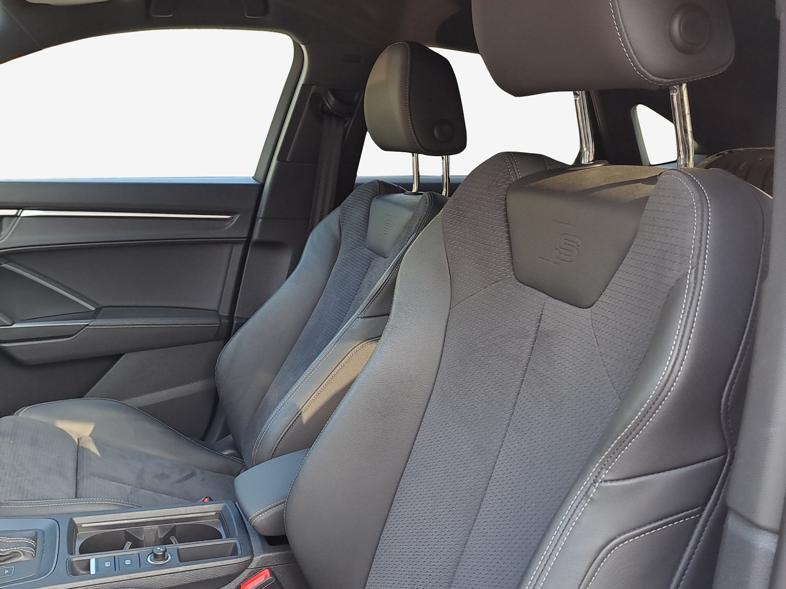 AUDI Q3 Sportback 35 TFSI S line Attraction S-tronic-image-7