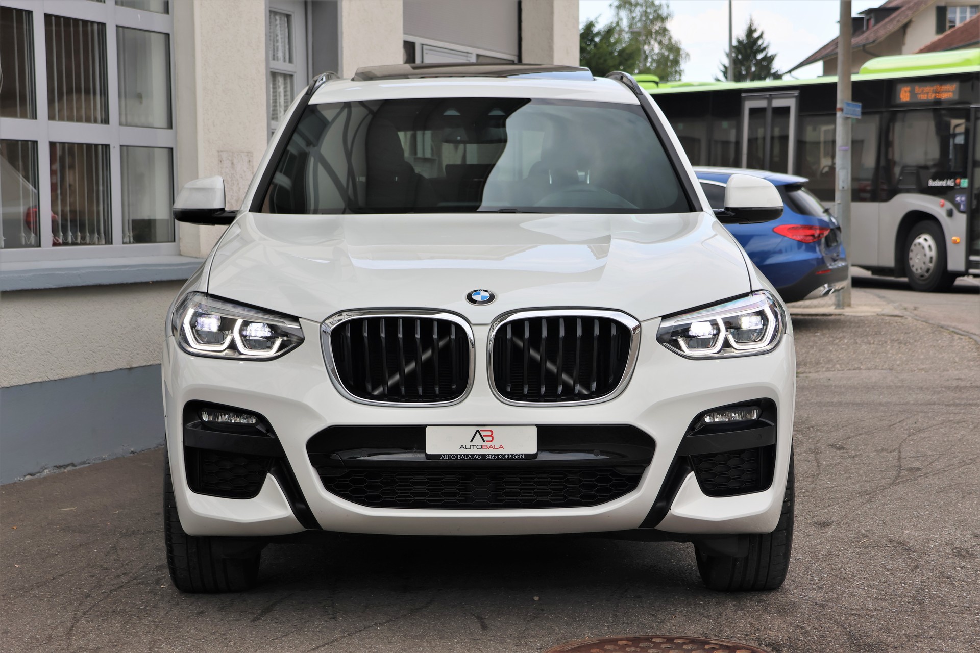 BMW X3 xDrive 30e M Sport (CH)-showroom-element-1