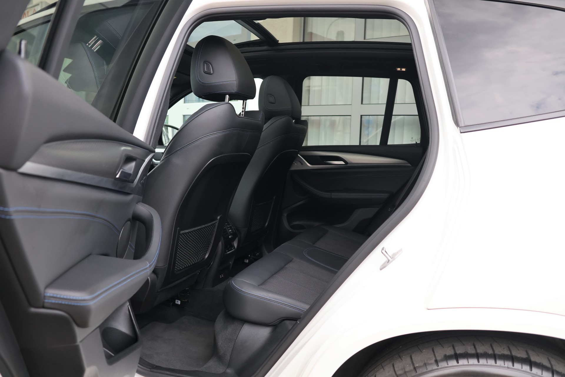 BMW X3 xDrive 30e M Sport (CH)-image-11