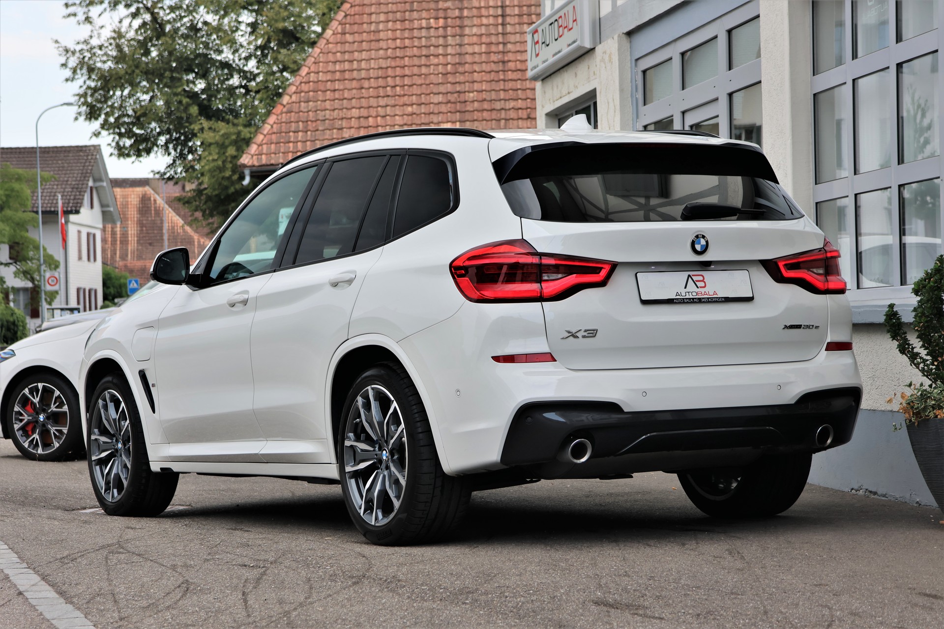 BMW X3 xDrive 30e M Sport (CH)-showroom-element-2