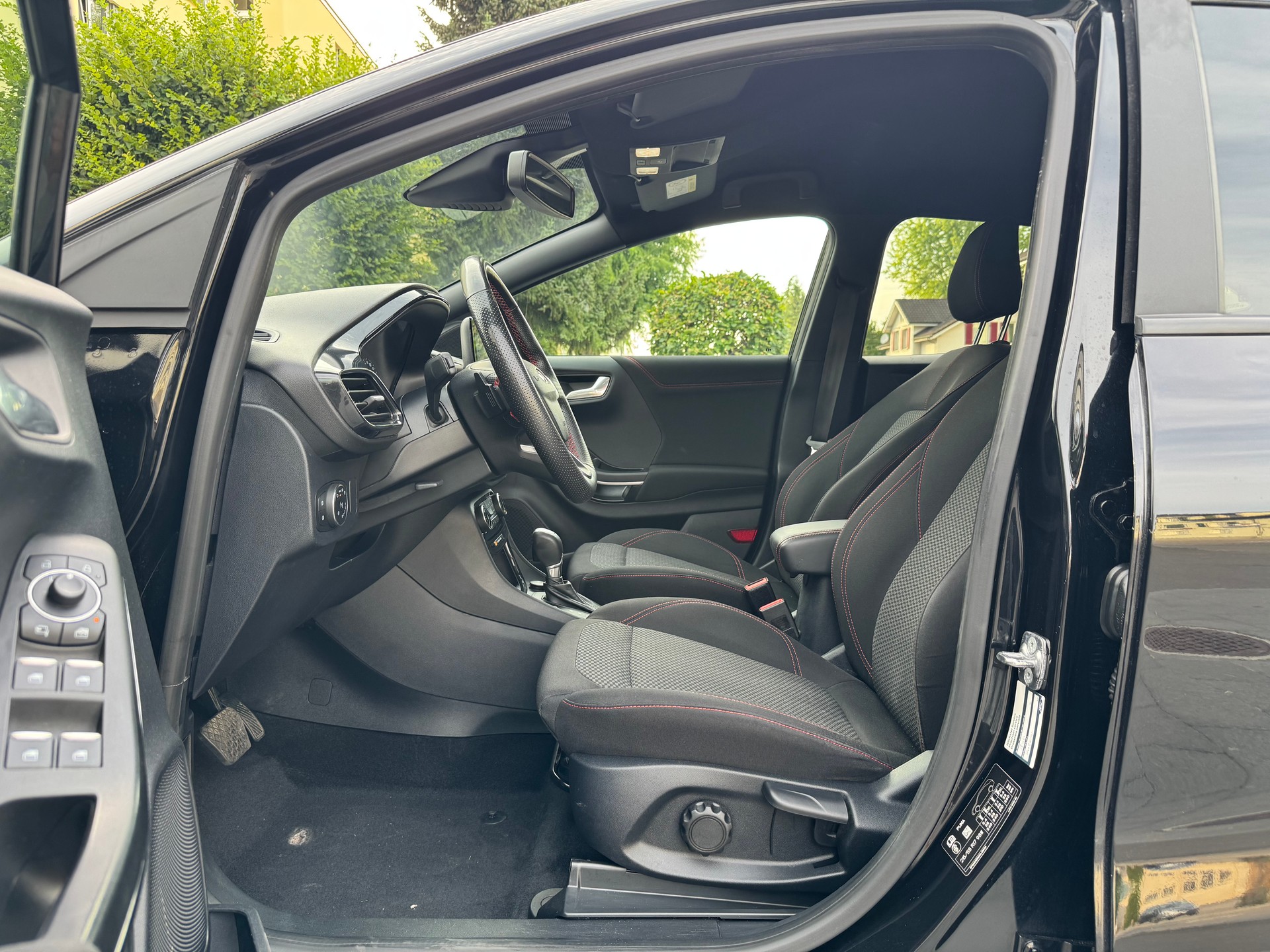 FORD Puma 1.0 EcoBoost ST-Line Design Automat-image-12