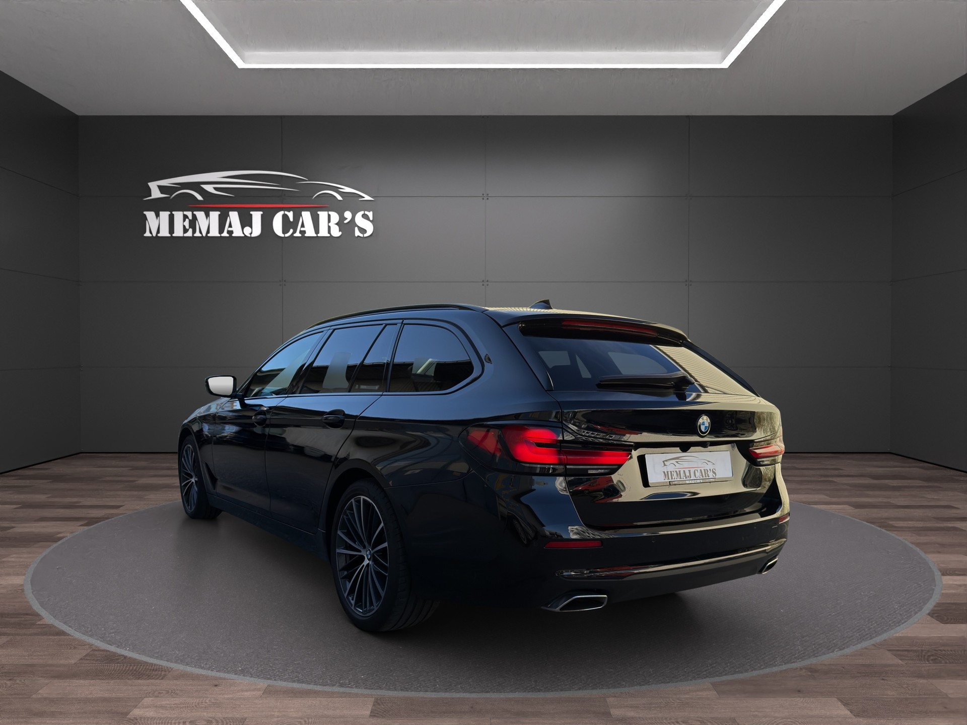 BMW 520d xDrive 48V Touring Fleet Edition Steptronic-image-6