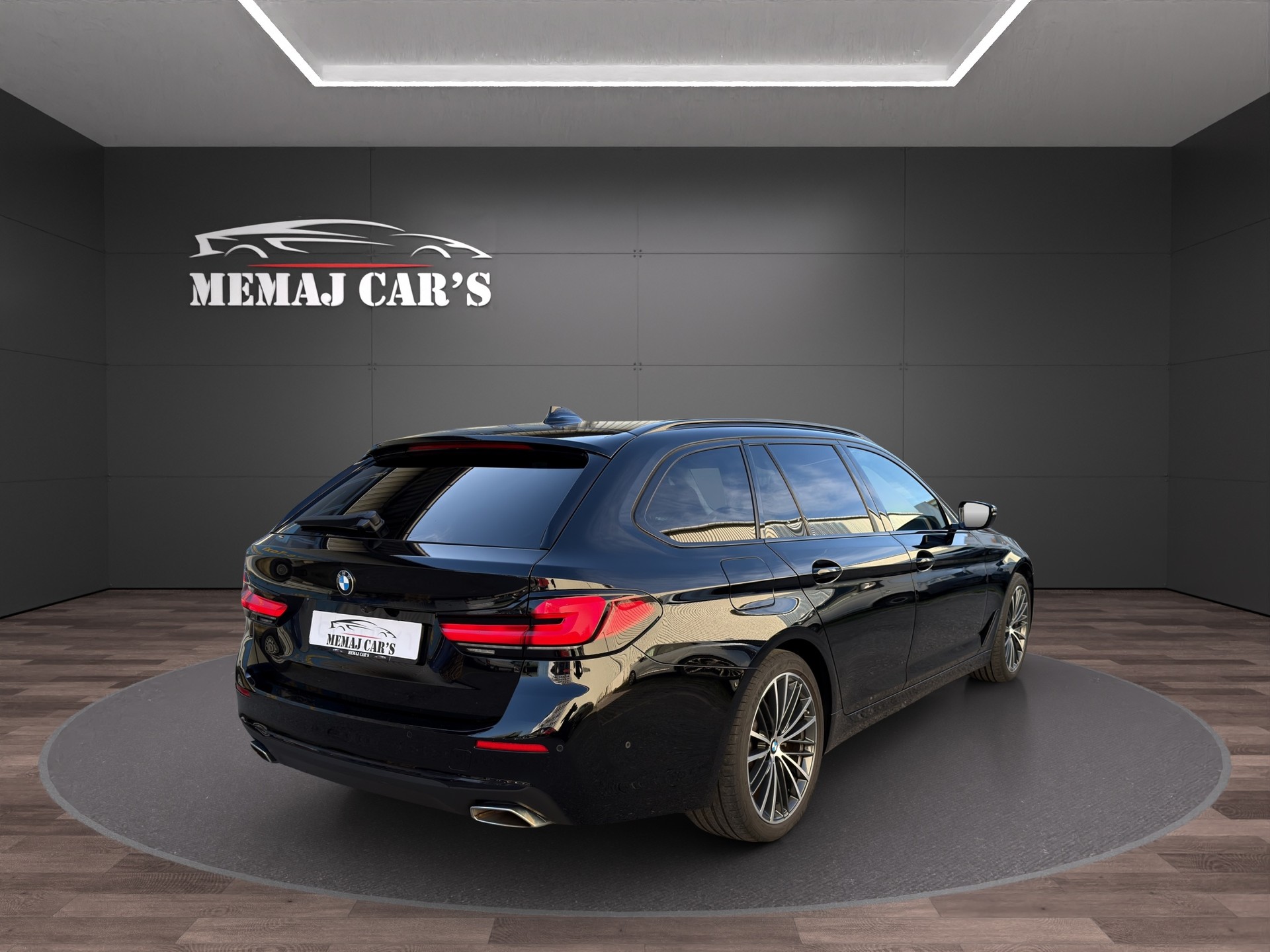 BMW 520d xDrive 48V Touring Fleet Edition Steptronic-image-5