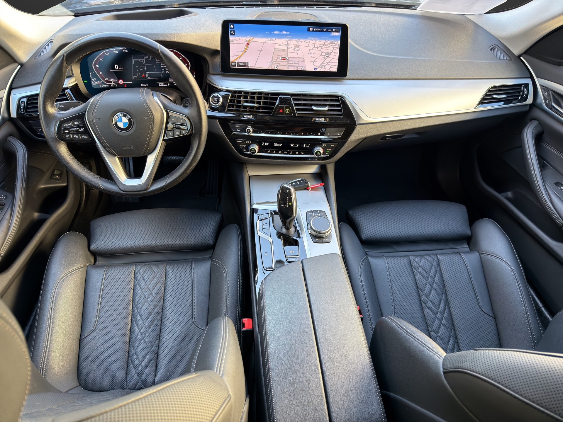 BMW 520d xDrive 48V Touring Fleet Edition Steptronic-image-8