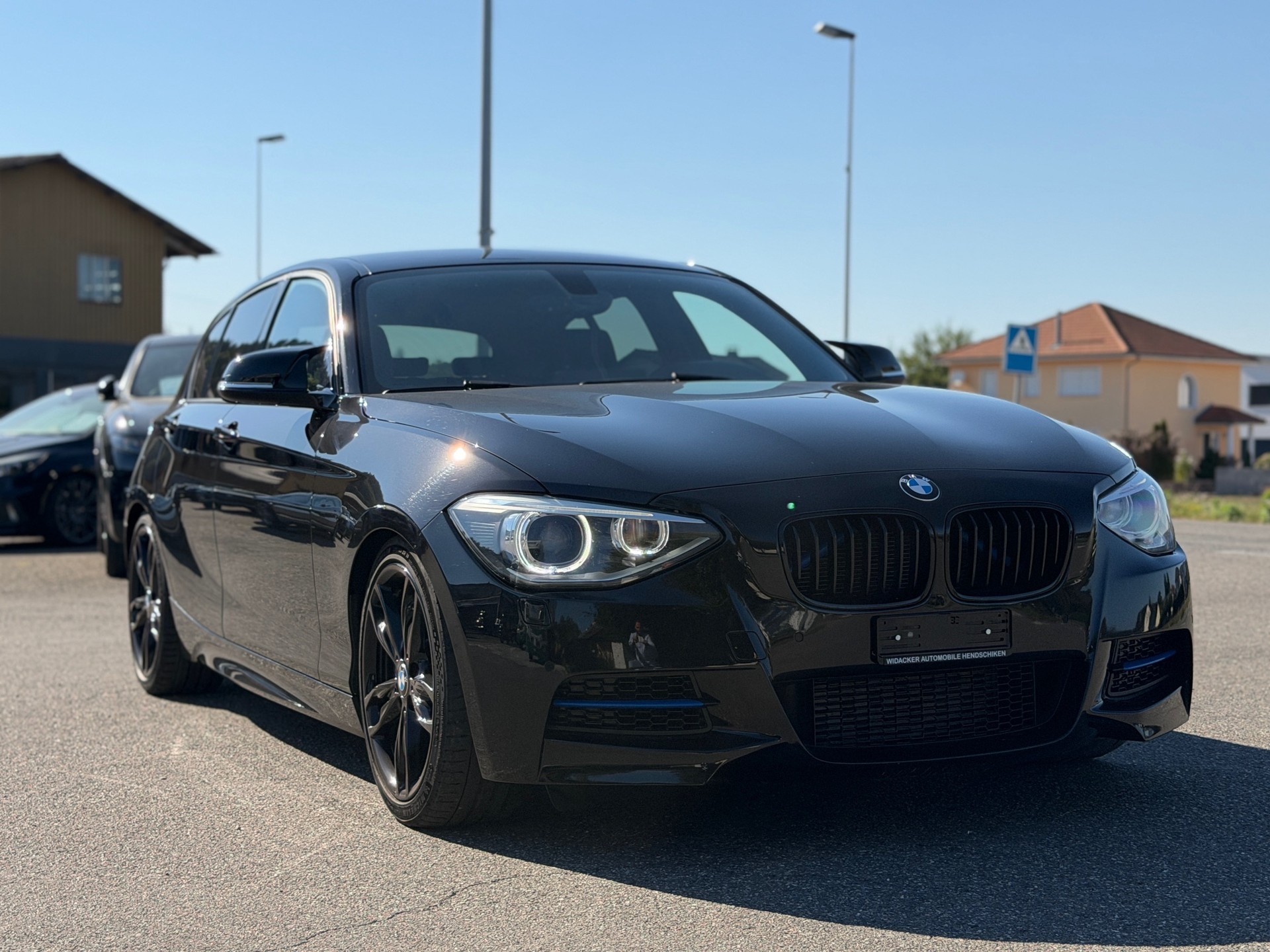 BMW M135i xDrive Steptronic-image-2