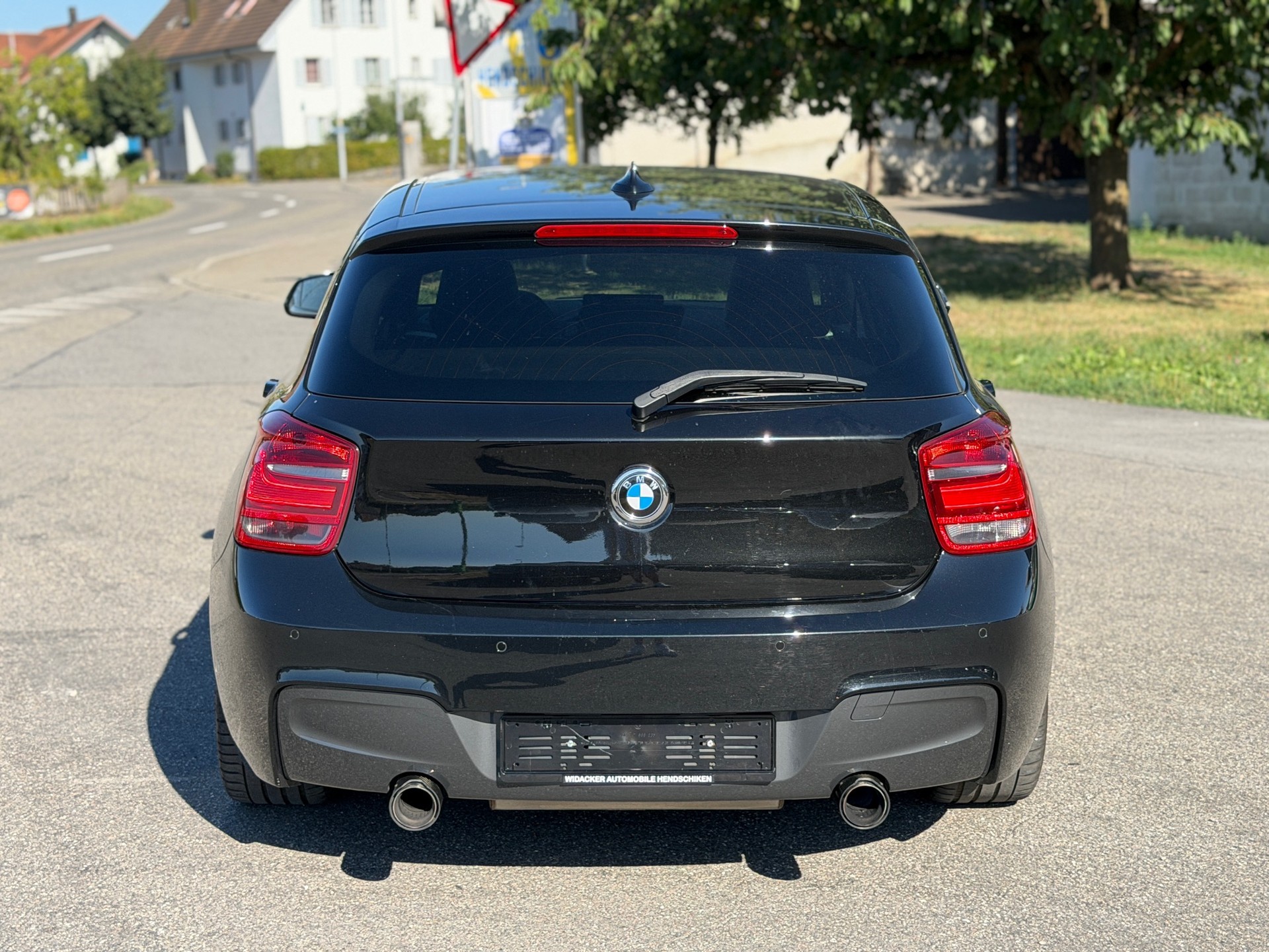 BMW M135i xDrive Steptronic-image-4