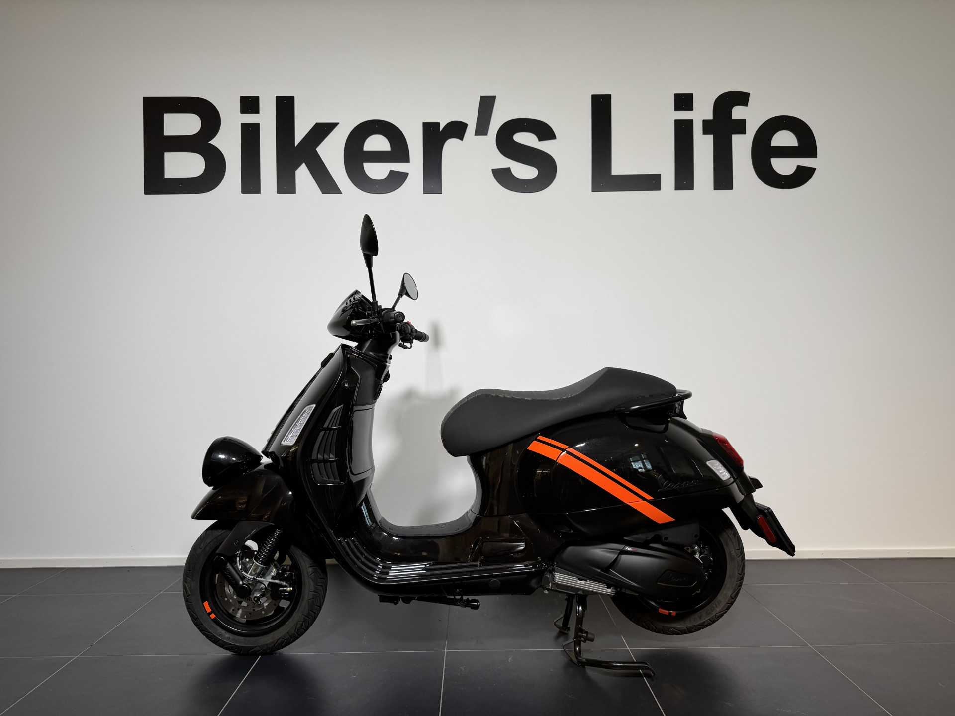PIAGGIO Vespa GTV 300 HPE-showroom-element-1