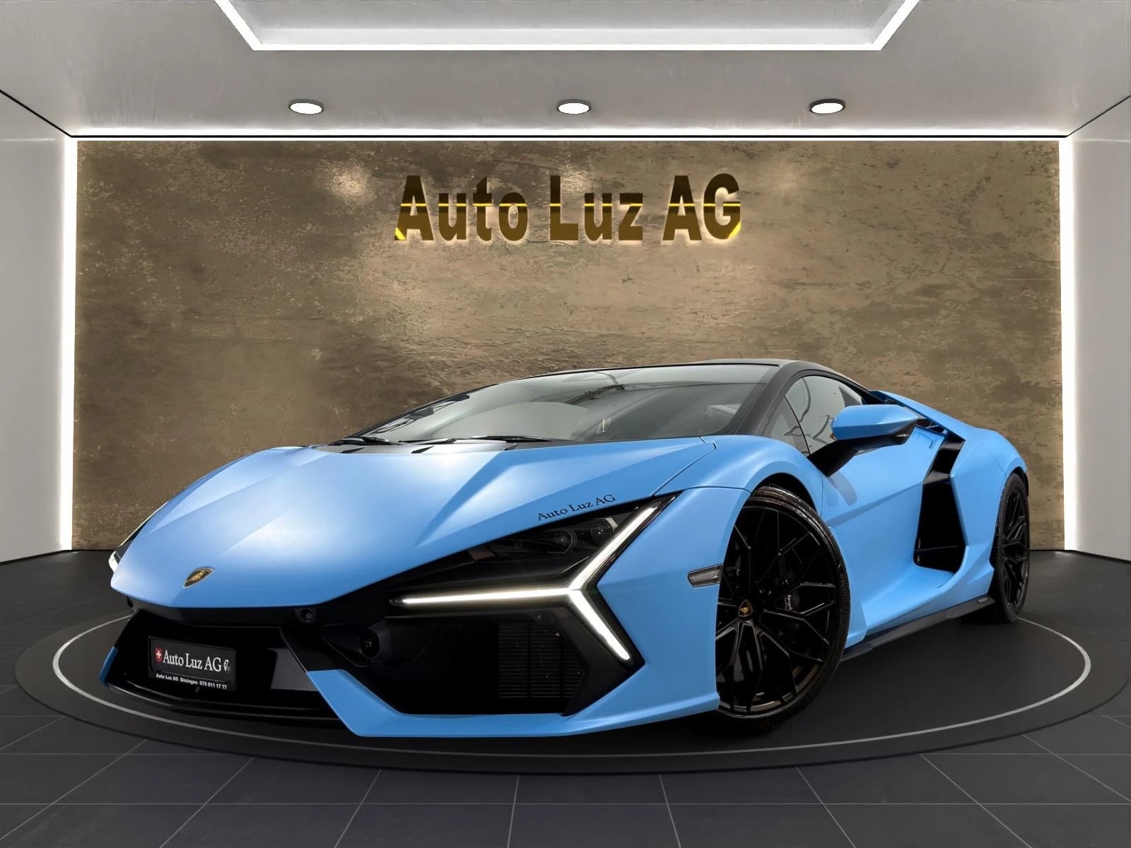 LAMBORGHINI REVUELTO