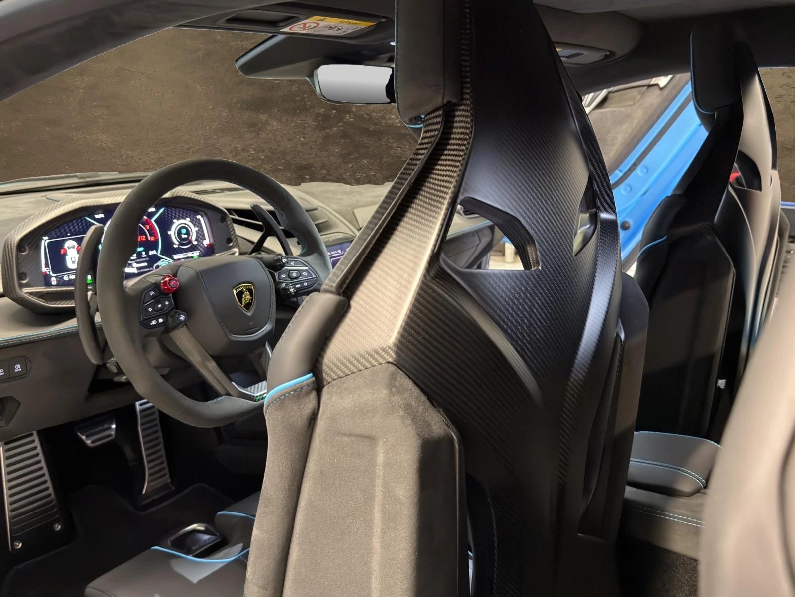LAMBORGHINI REVUELTO-image-11