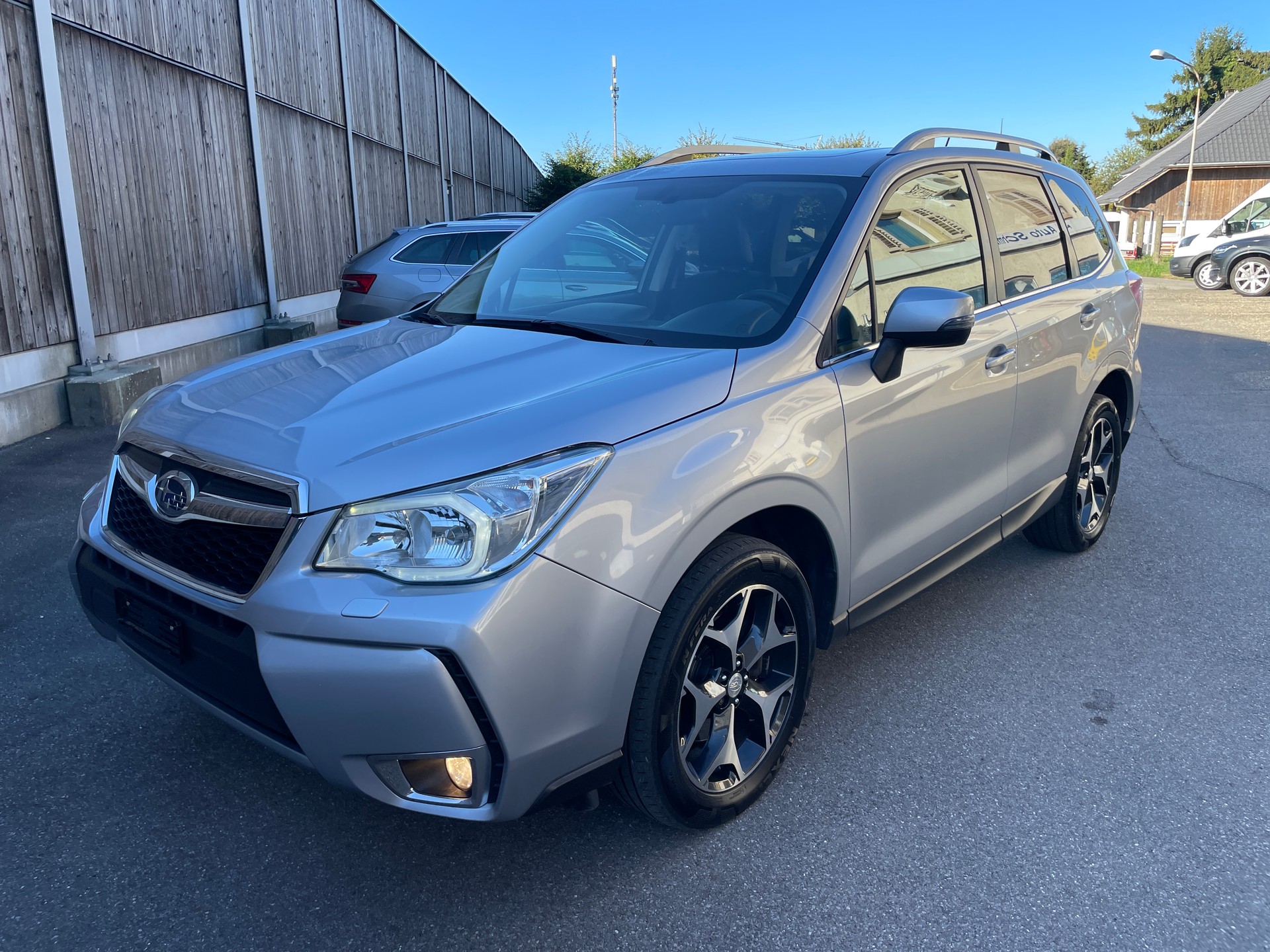 SUBARU Forester 2.0XT Luxury Lineartronic