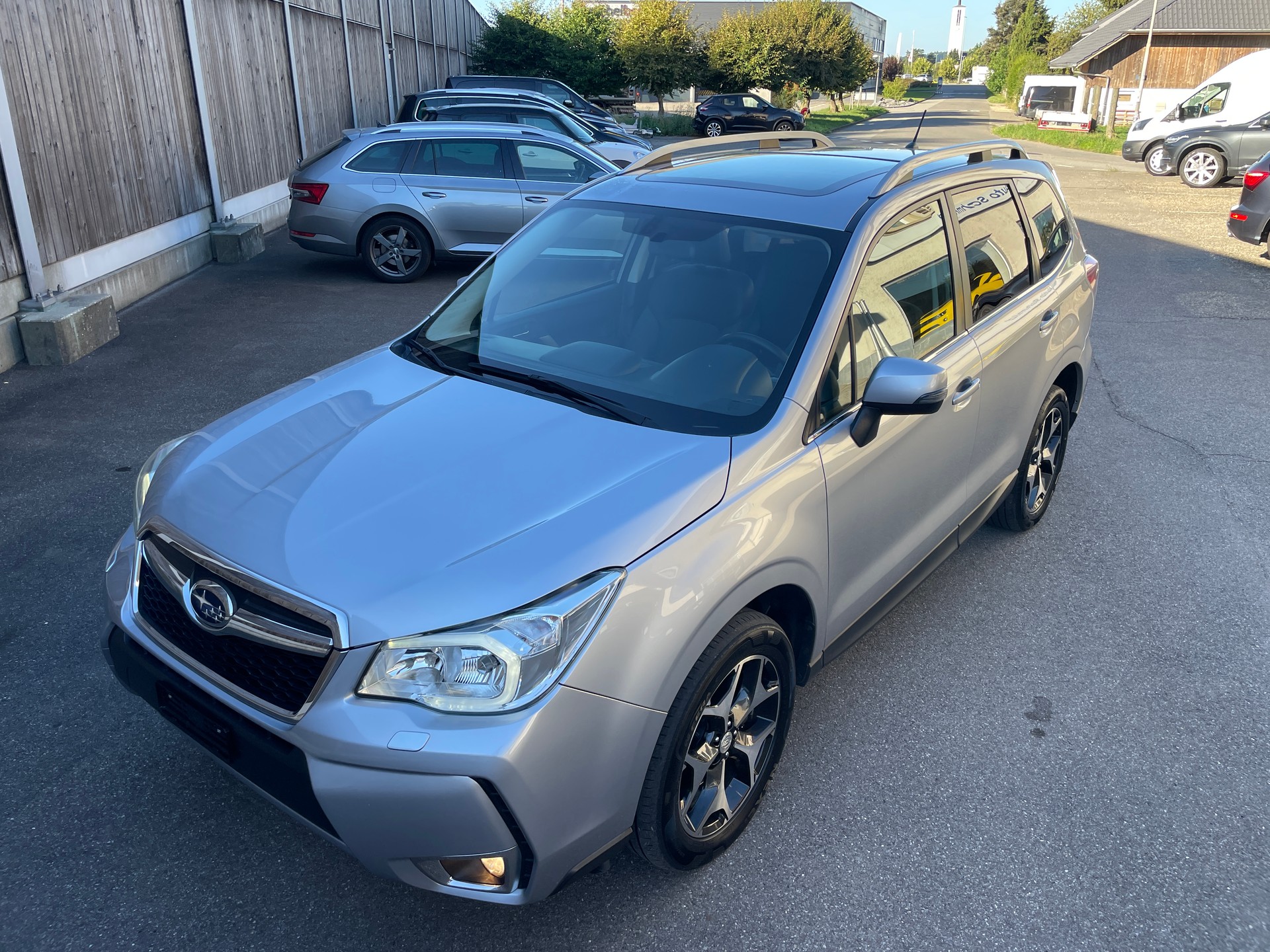 SUBARU Forester 2.0XT Luxury Lineartronic-showroom-element-2