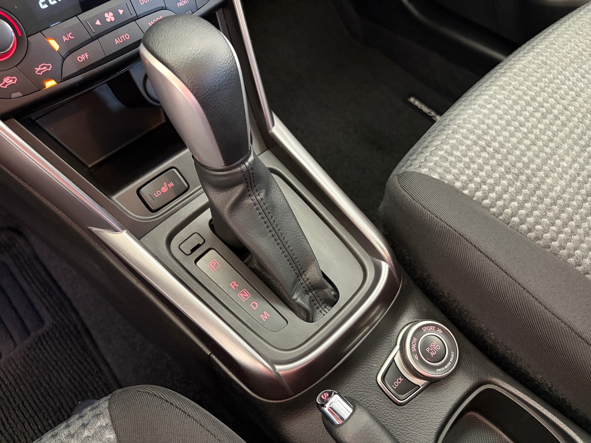 SUZUKI S-Cross 1.4 16V MHD 4WD Automatic NAVI KAMERA LED 17" LM-RÄDER-image-18