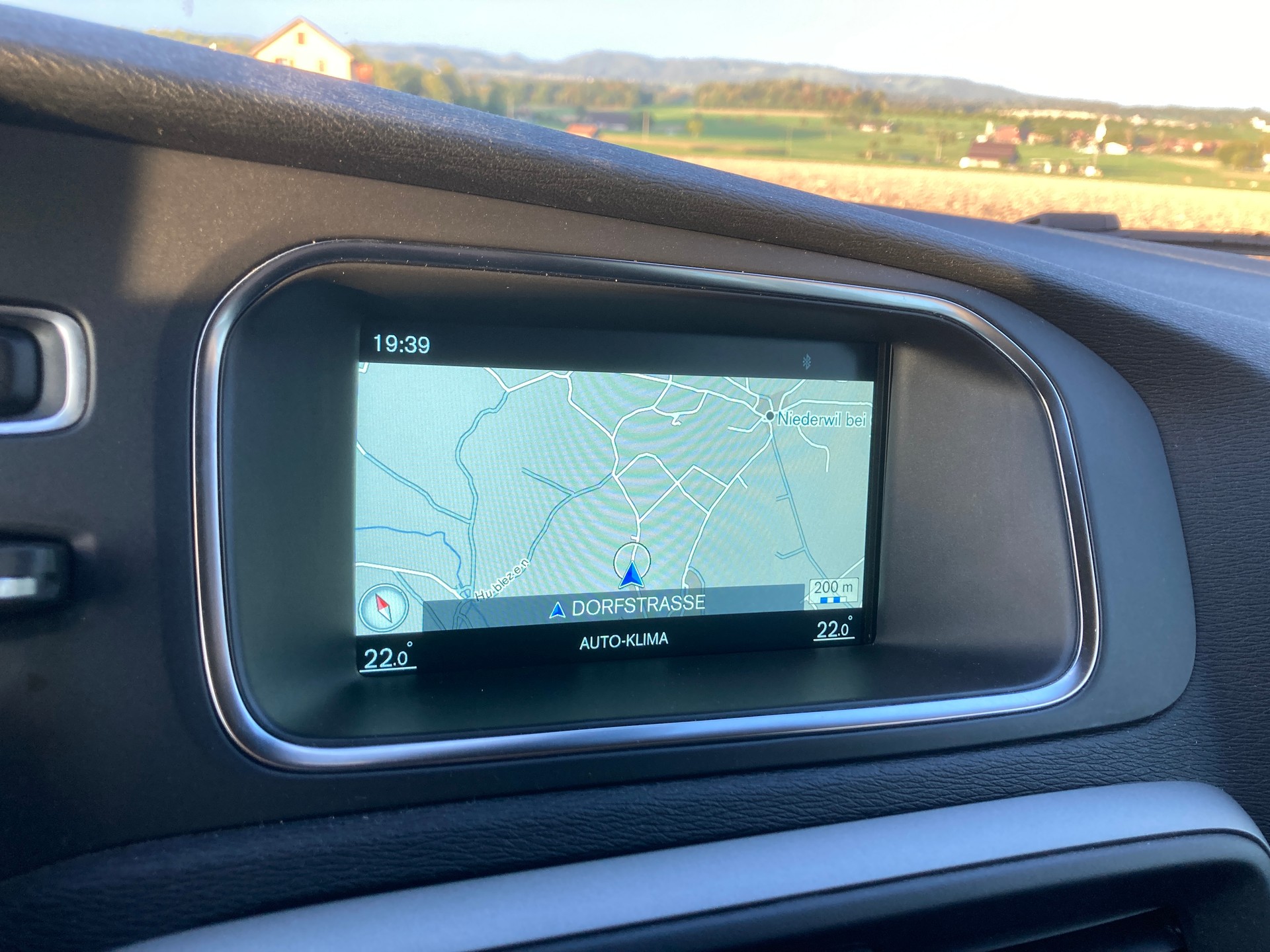VOLVO V40 D2-image-11