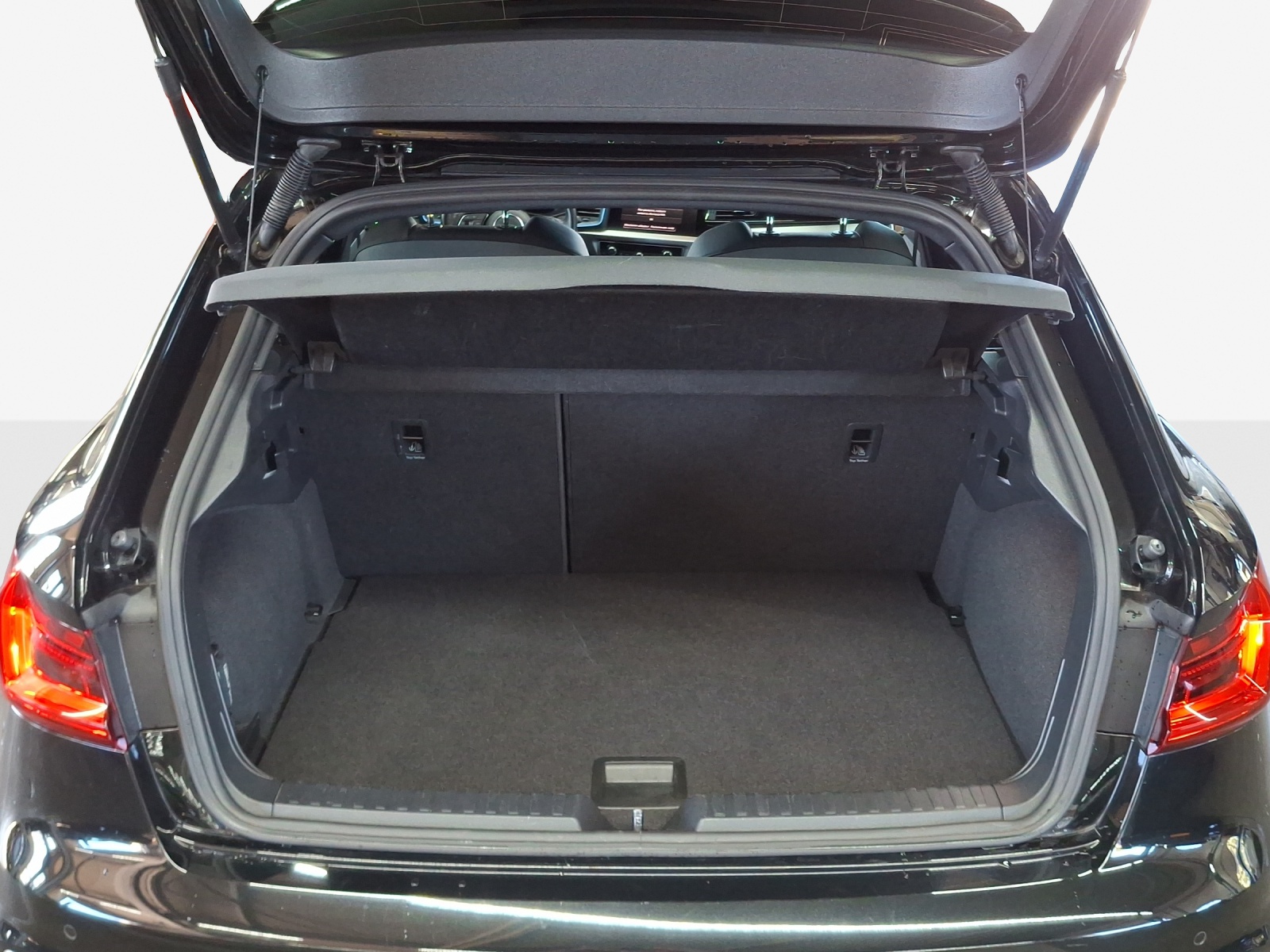AUDI A1 Sportback 30 TFSI S Line Attraction S-tronic-image-12