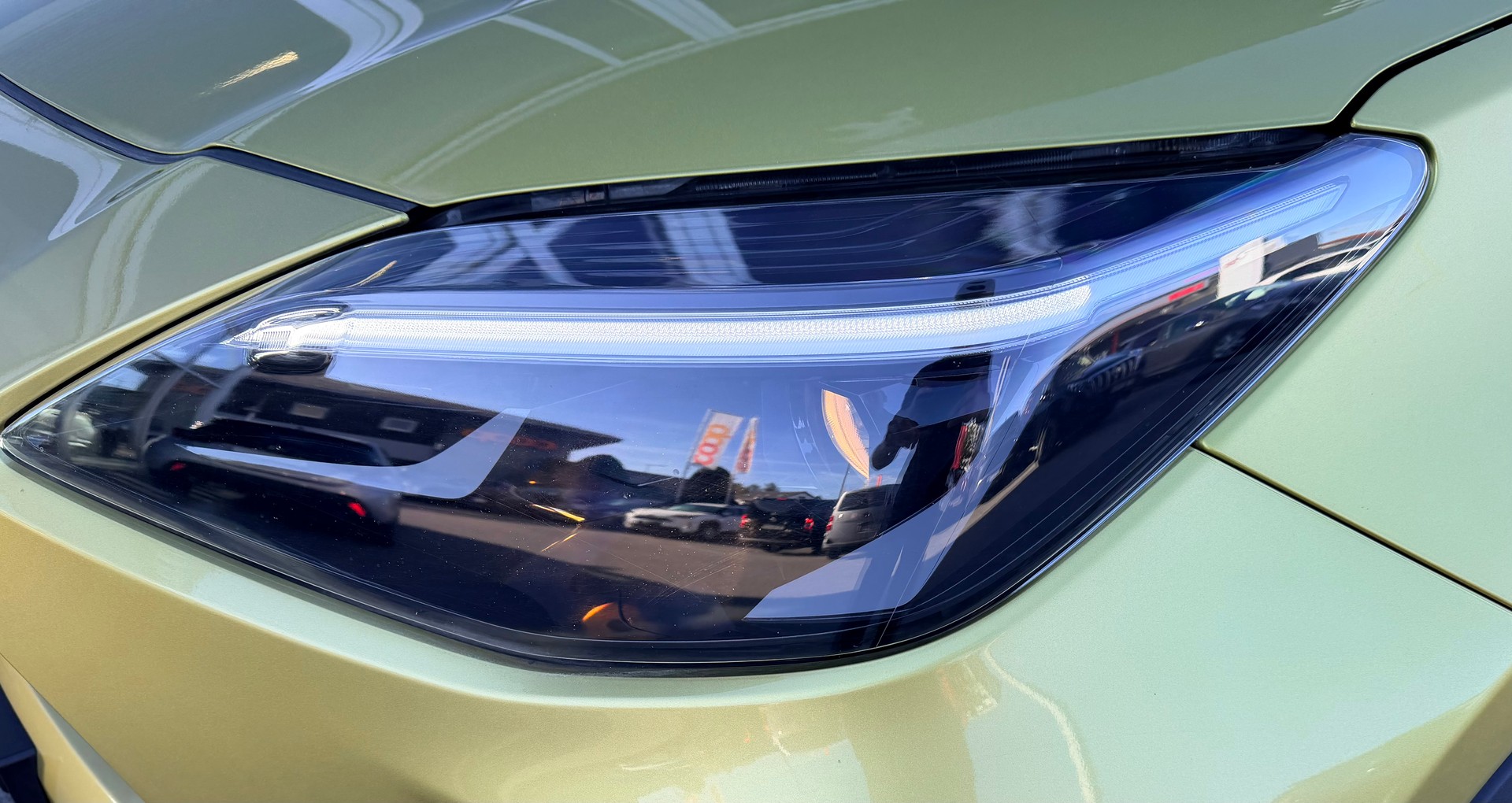 TOYOTA Yaris Cross 1.5 Comfort AWDi e-CVT-showroom-element-2