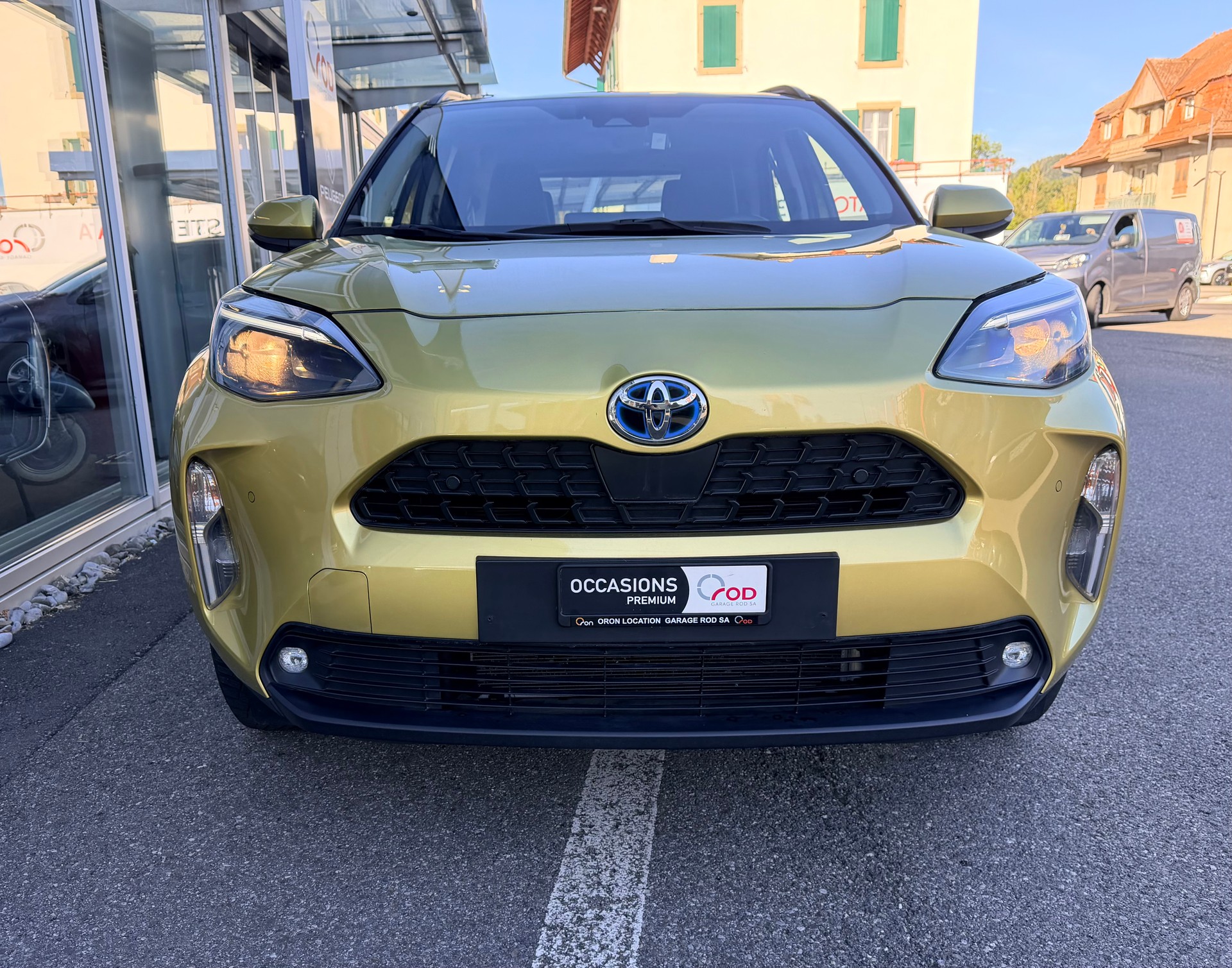 TOYOTA Yaris Cross 1.5 Comfort AWDi e-CVT-showroom-element-1