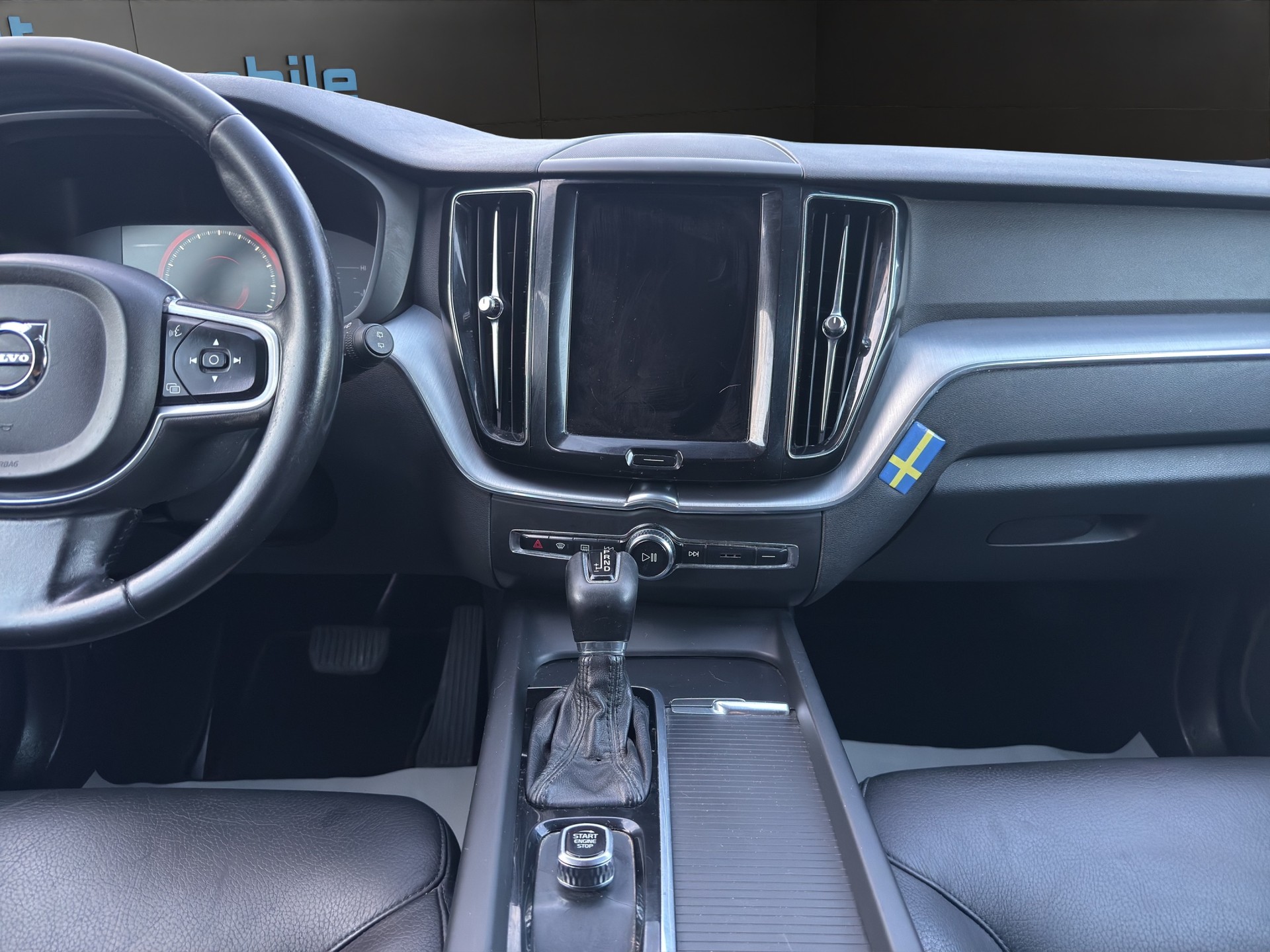 VOLVO XC60 T5 AWD Momentum Geartronic-image-15