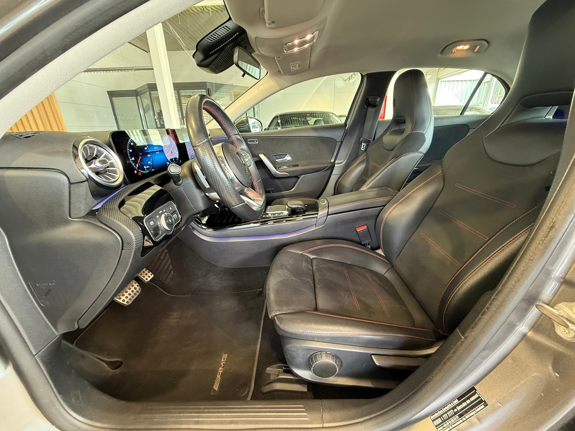 MERCEDES-BENZ A 180 AMG Line 7G-DCT *** DISTANZREGLER***-image-12