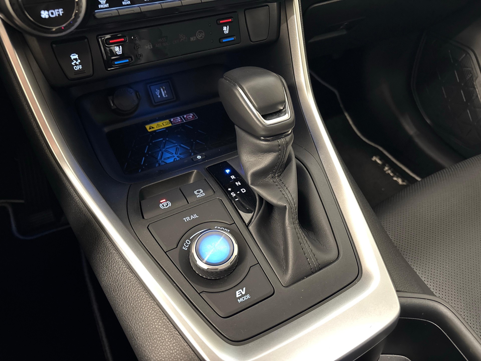 TOYOTA RAV4 2.5 HEV Premium-image-14